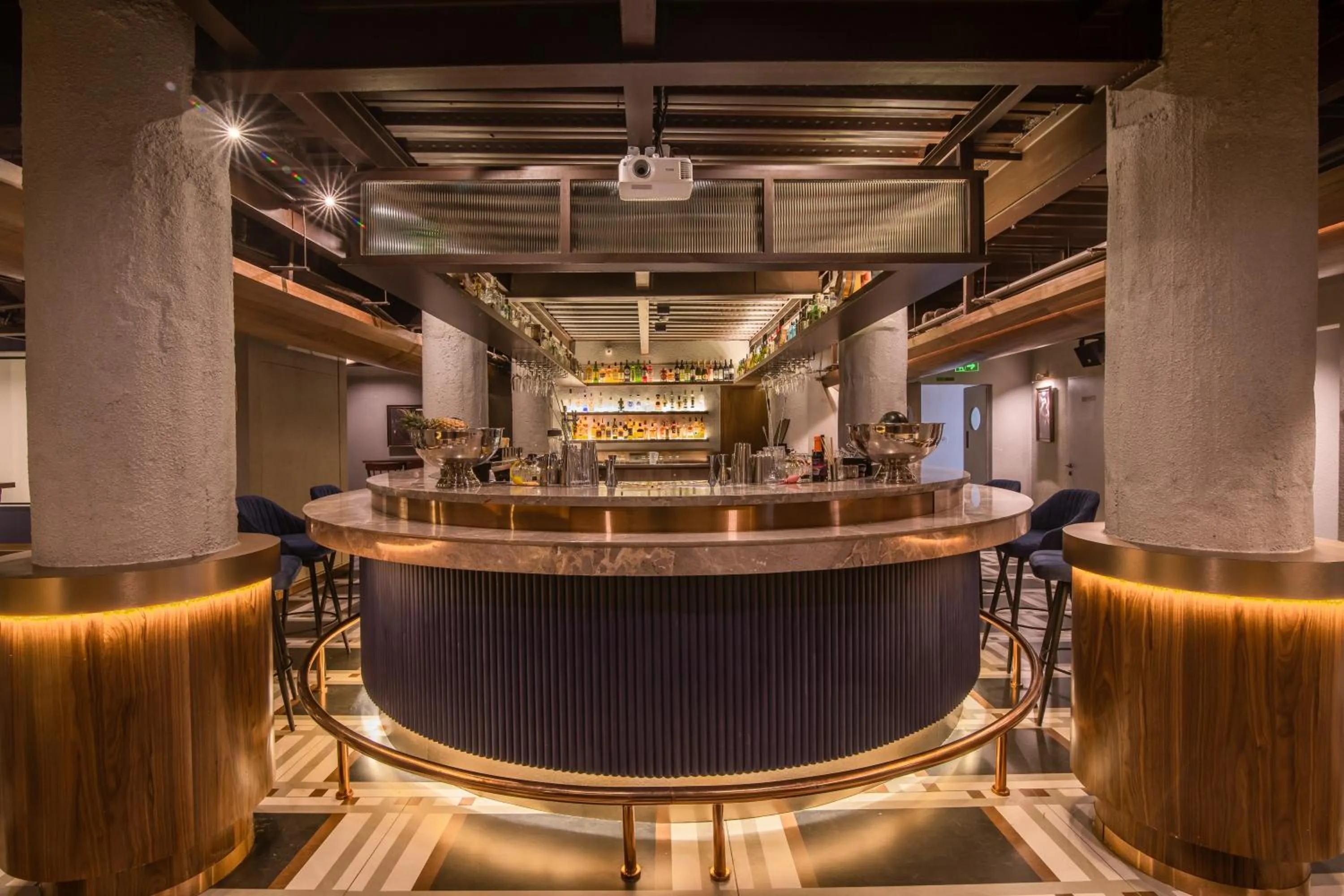 Lounge or bar in 37th Crescent Hotel Bengaluru