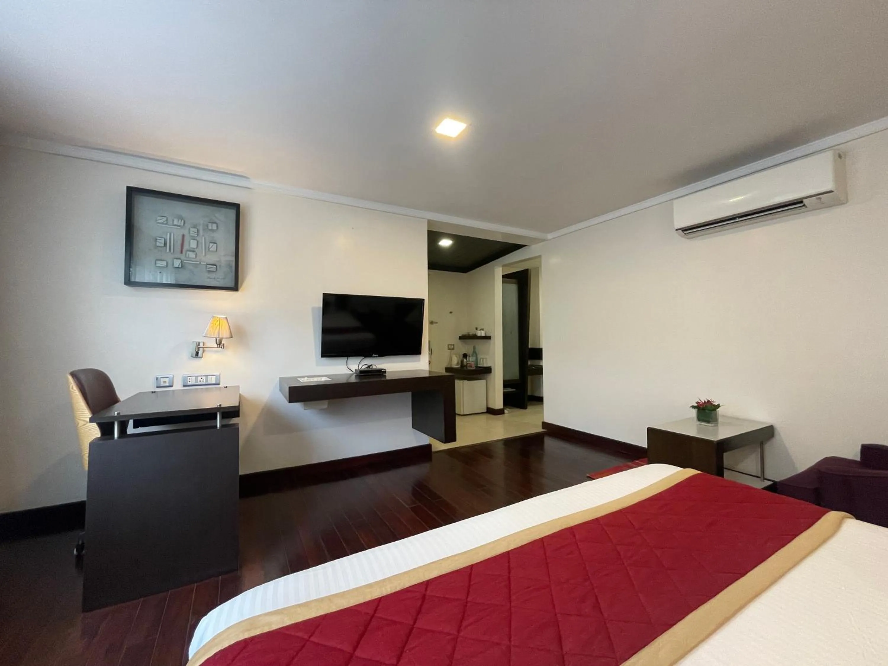 TV and multimedia, Bed in 37th Crescent Hotel Bengaluru