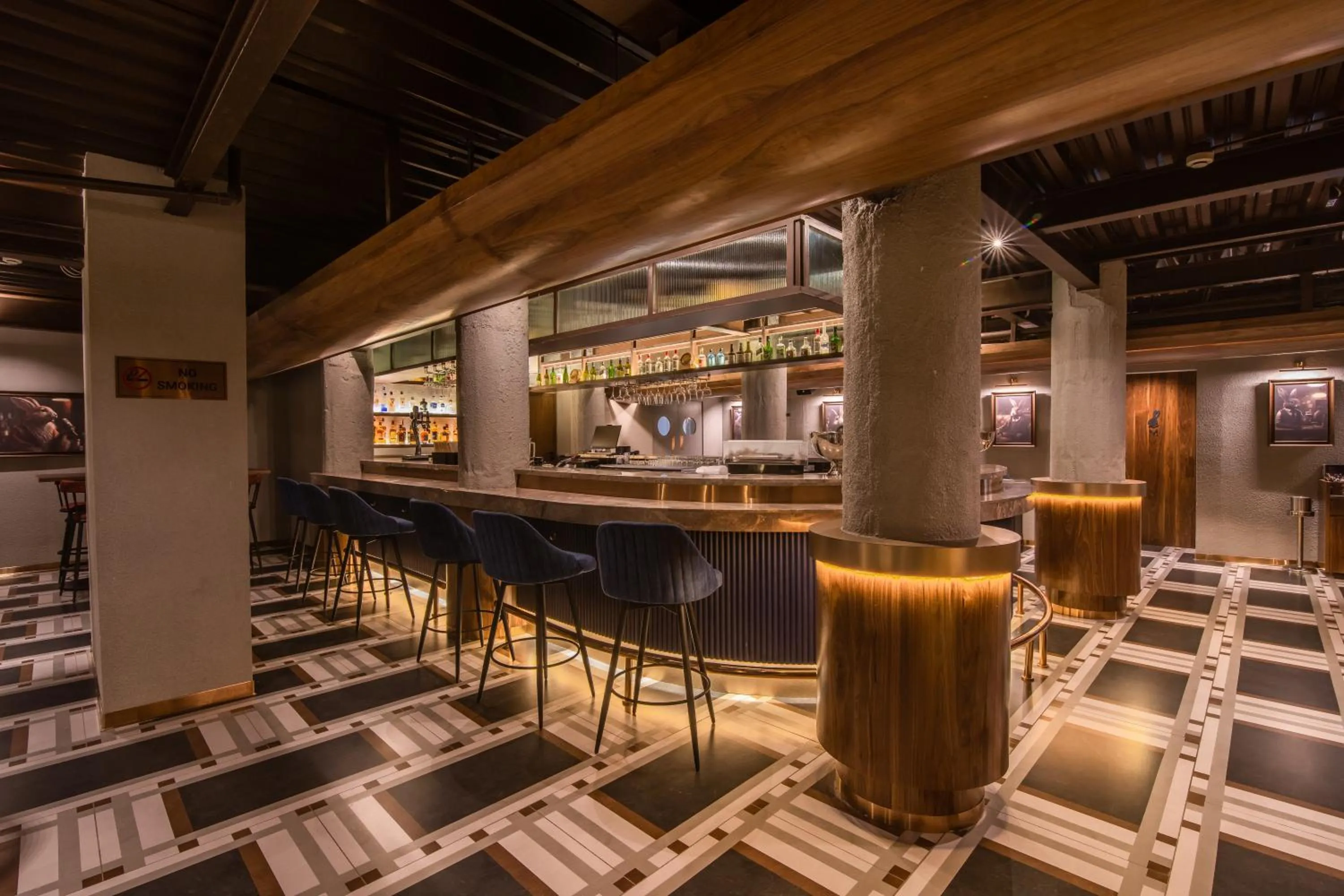 Lounge or bar in 37th Crescent Hotel Bengaluru