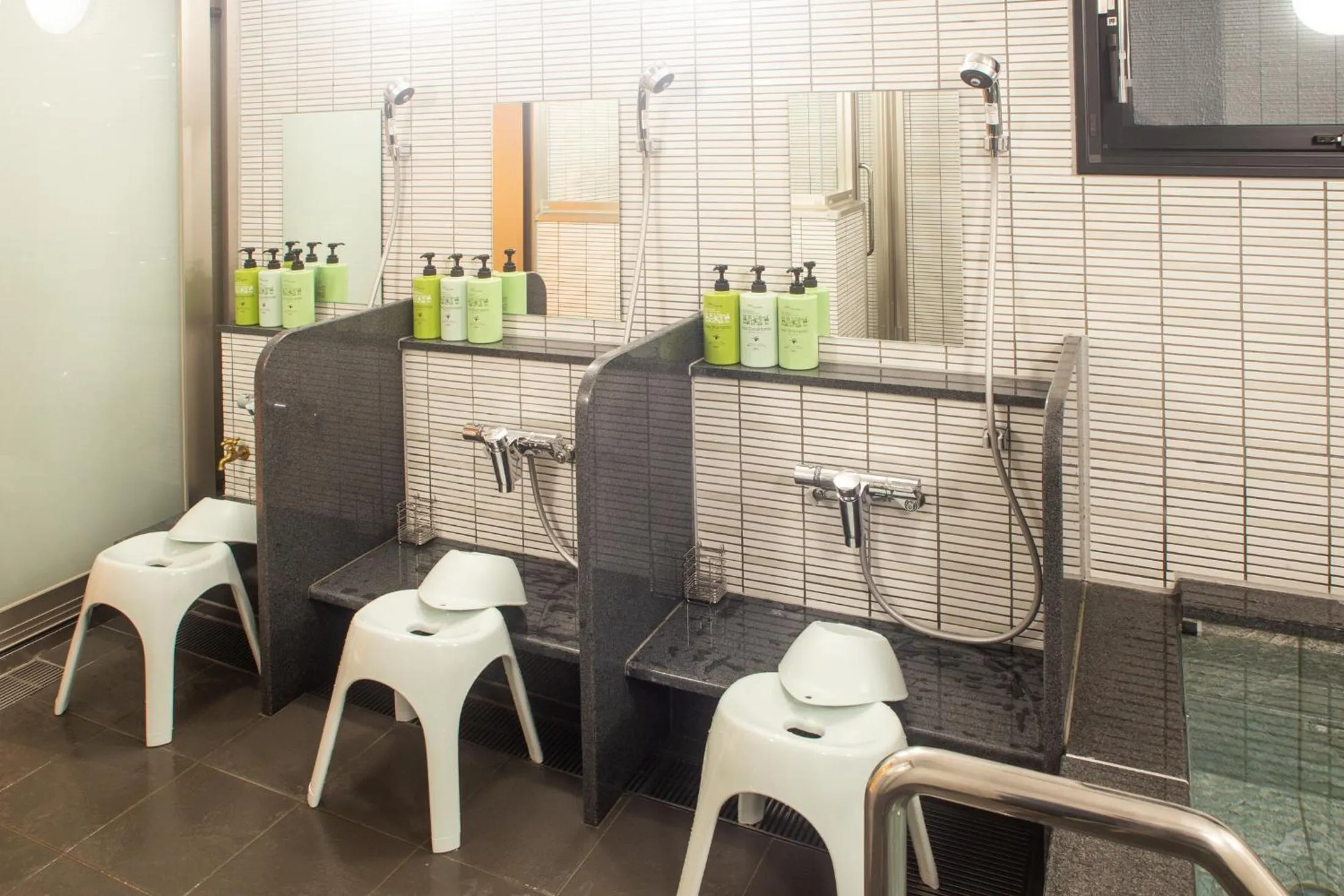 Hot Tub in Hotel Kuretakeso Hiroshima Otemachi