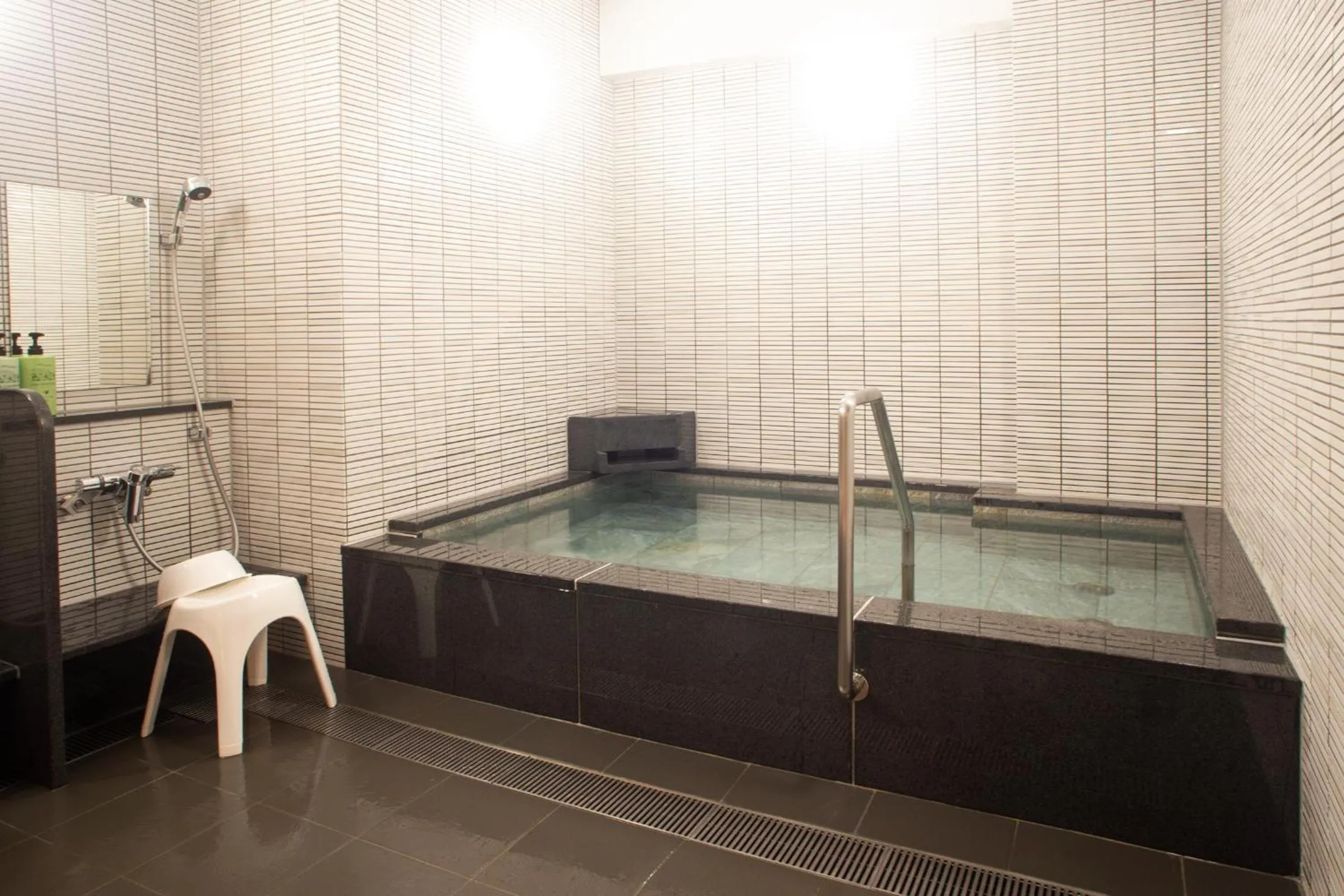 Hot Tub in Hotel Kuretakeso Hiroshima Otemachi