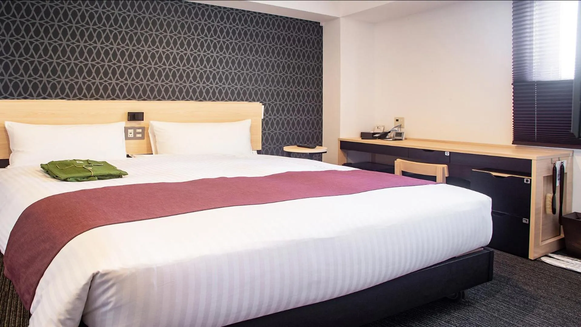 Photo of the whole room, Bed in Hotel Kuretakeso Hiroshima Otemachi