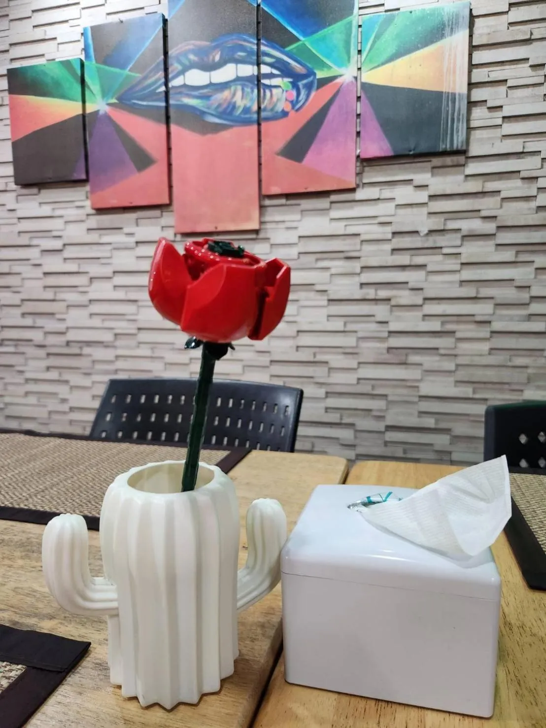 Restaurant/places to eat in Casa Picasso Near Chabad House