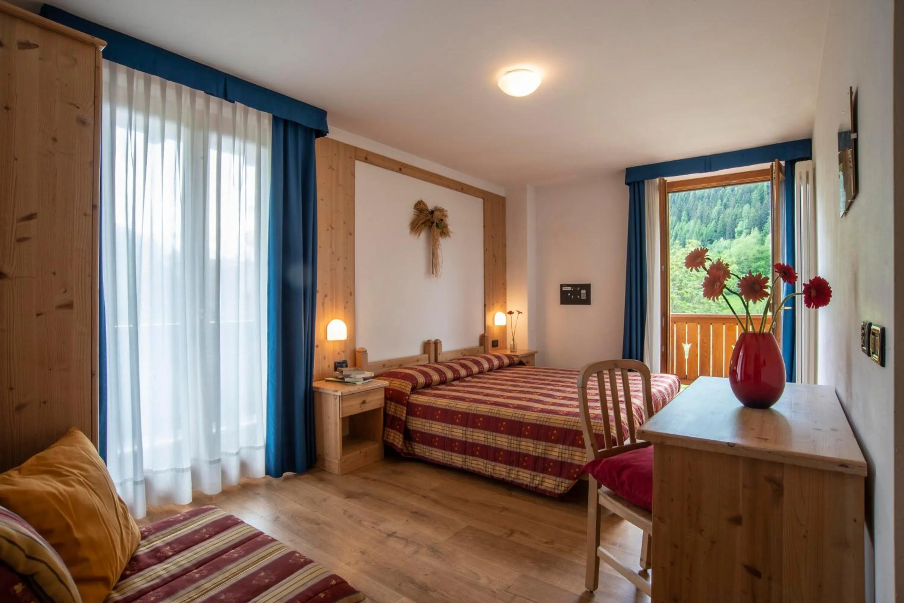 Bed in Hotel Chalet Genziana
