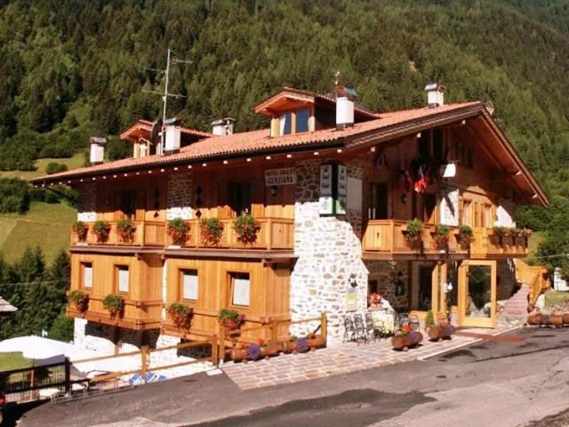 Facade/entrance in Hotel Chalet Genziana