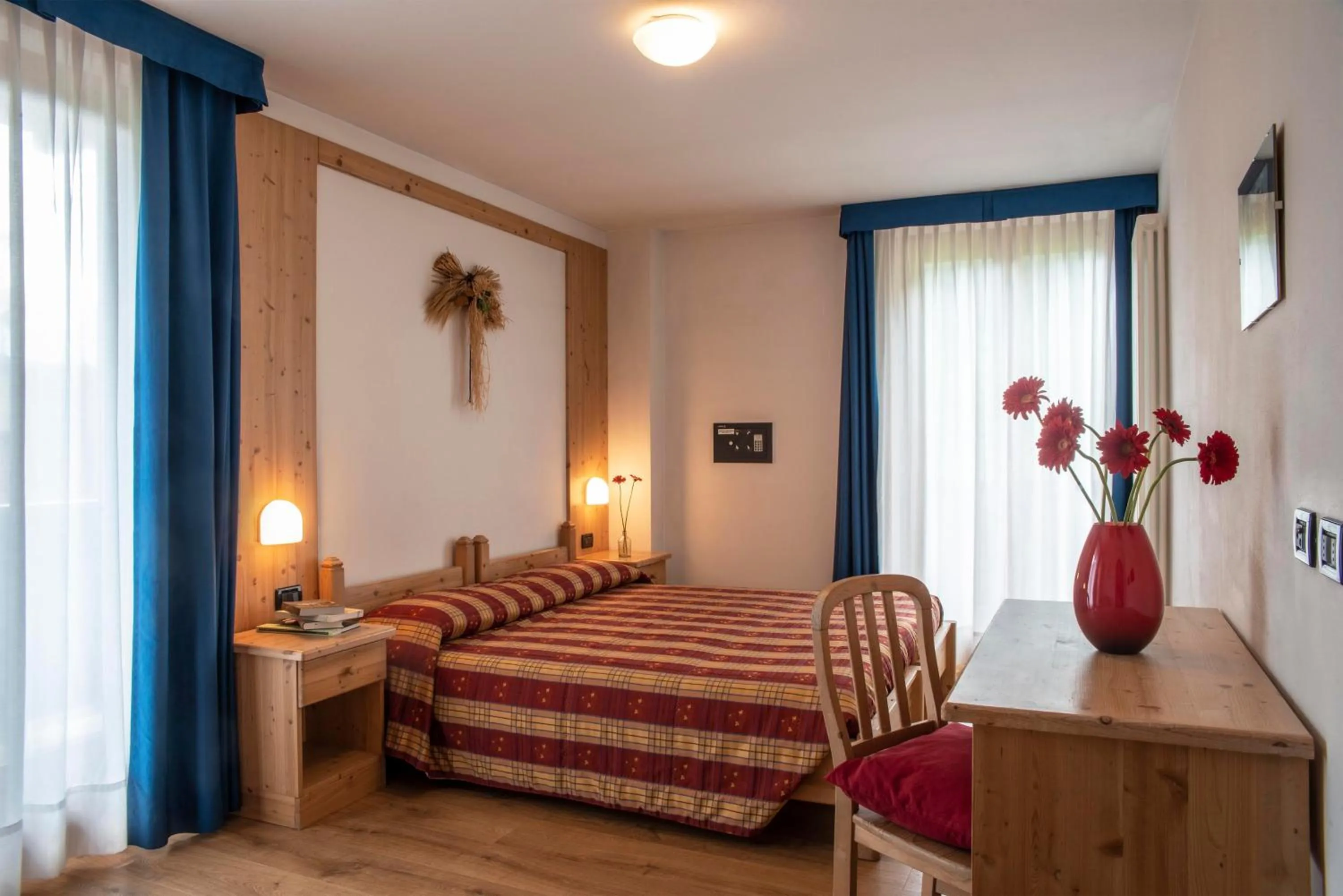 Bed in Hotel Chalet Genziana