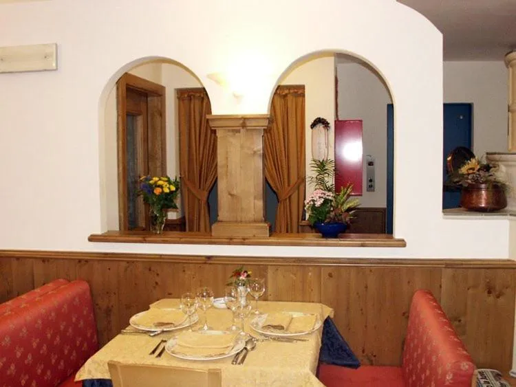 Restaurant/places to eat in Hotel Chalet Genziana