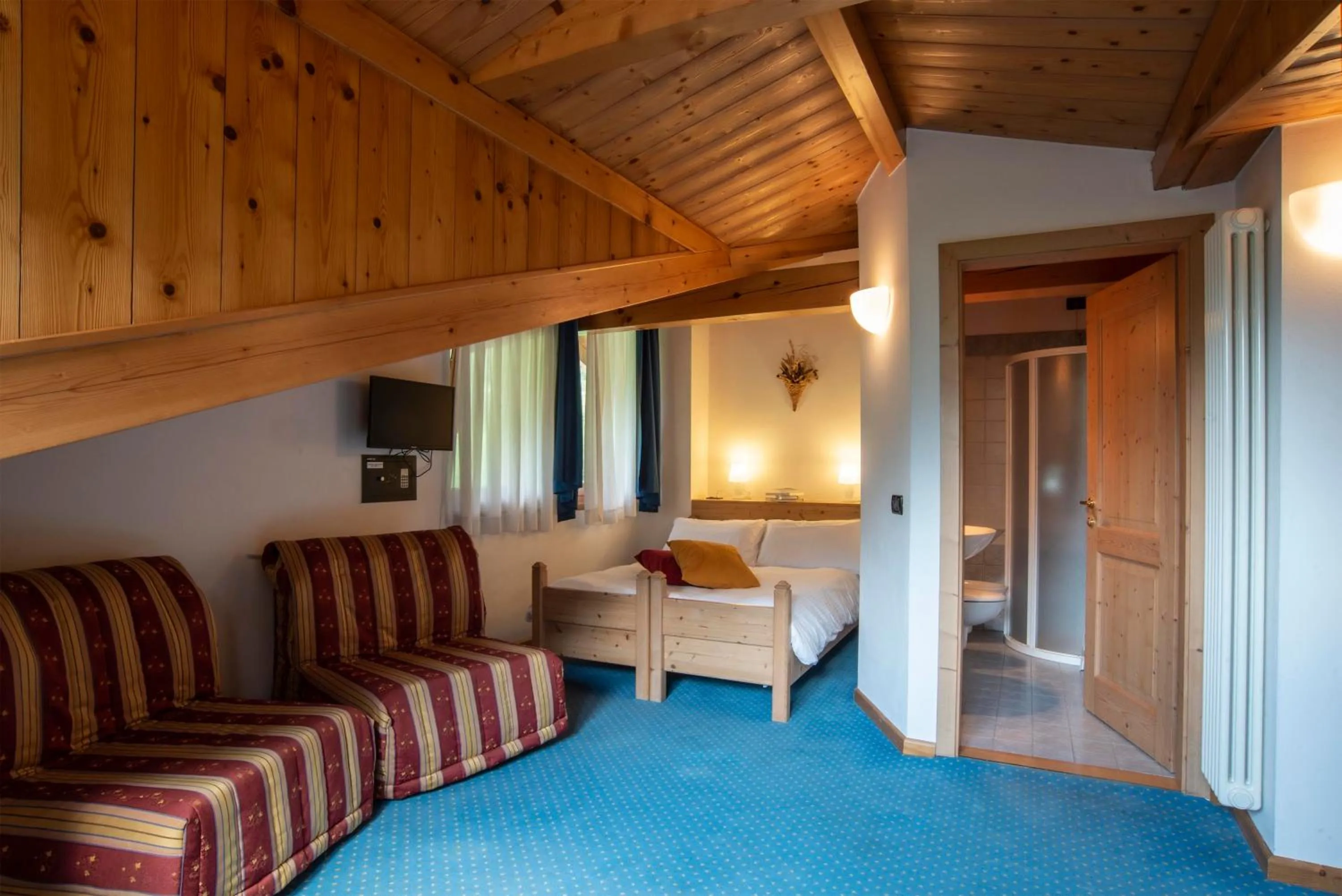 Bed in Hotel Chalet Genziana