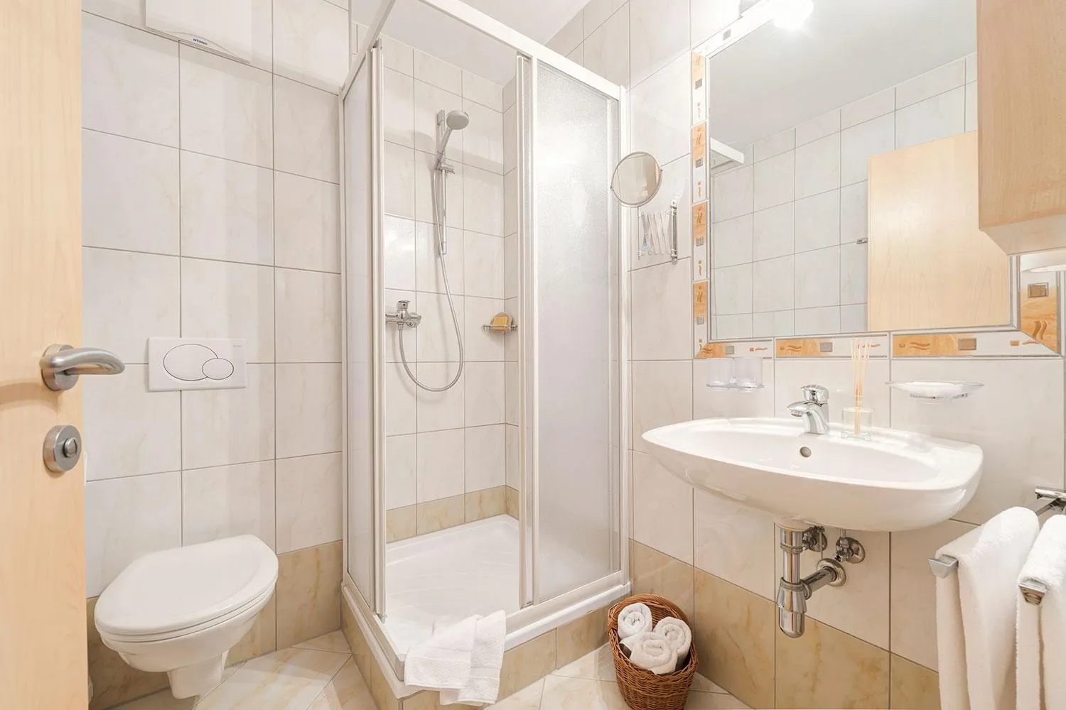 Toilet in Hotel Pettneuerhof