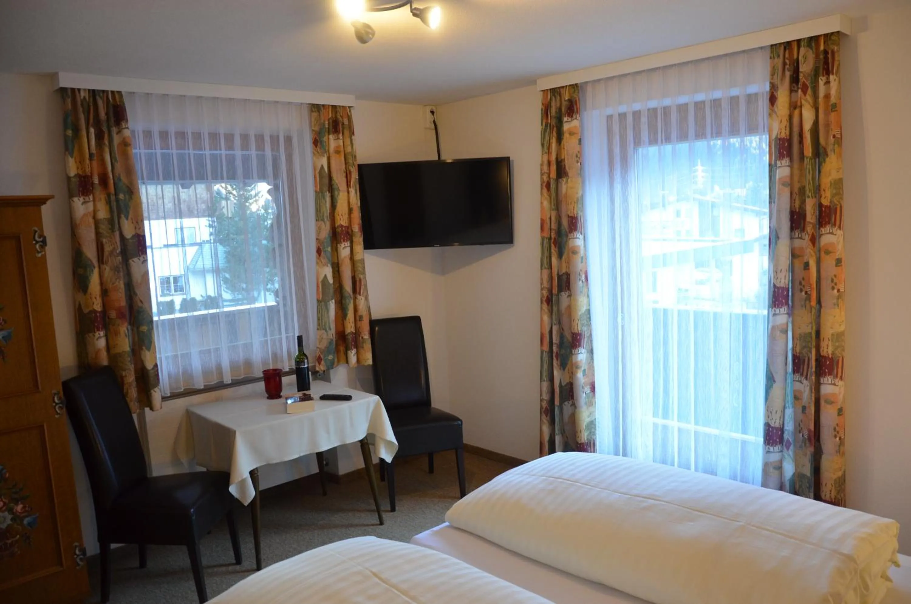 Bed in Hotel Pettneuerhof