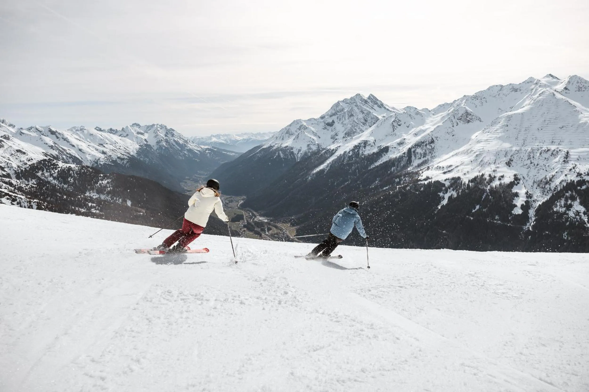 Skiing in Hotel Pettneuerhof