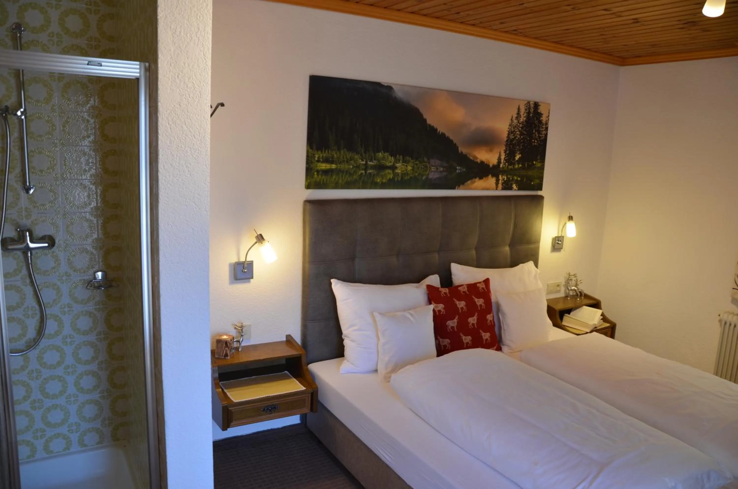 Bedroom, Bed in Hotel Pettneuerhof