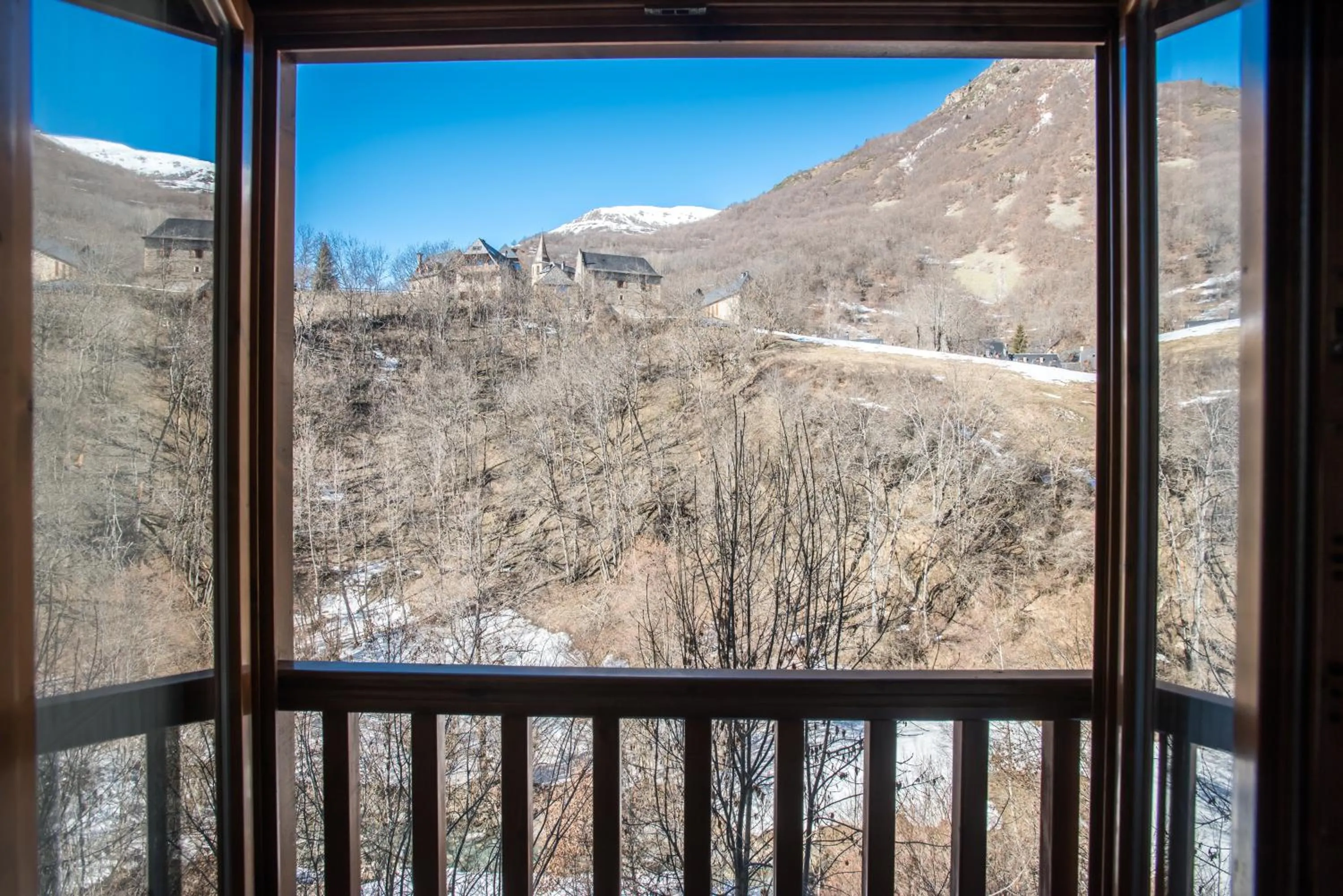 Mountain view in Apartamentos SNÖ Mont Romies Unhola