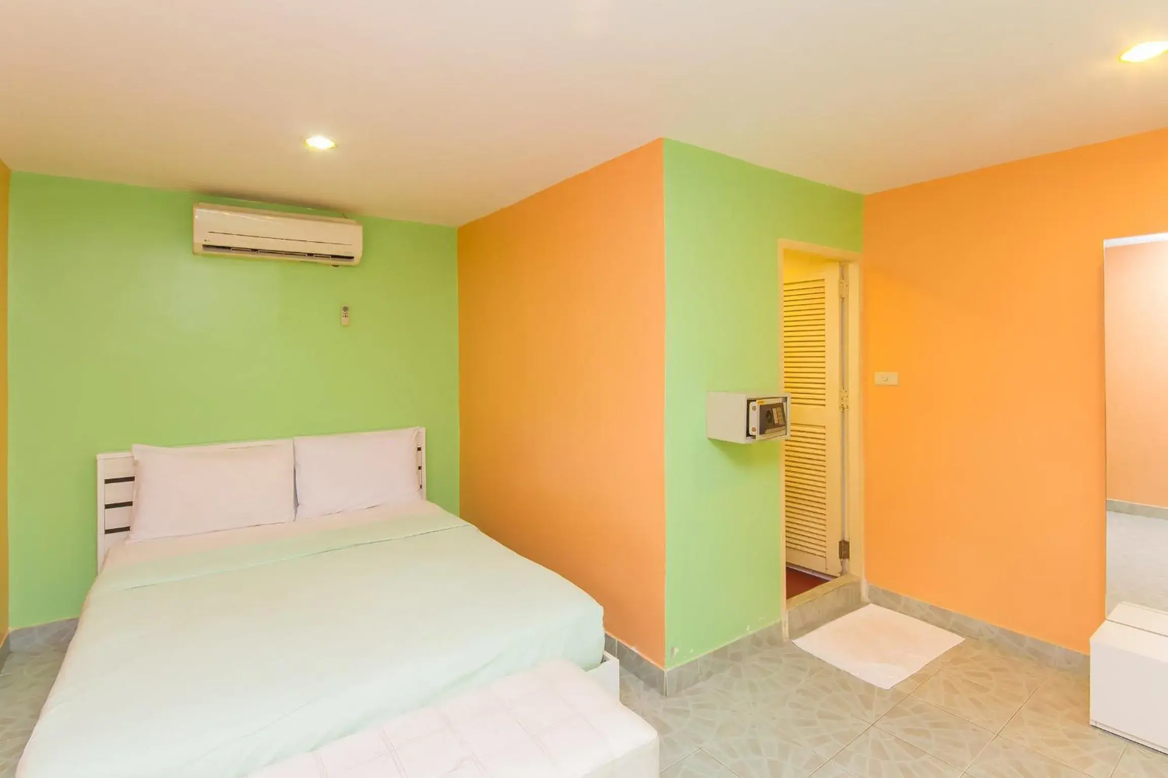 Standard Double Room in Aree's House Standard Double Room in Aree's House