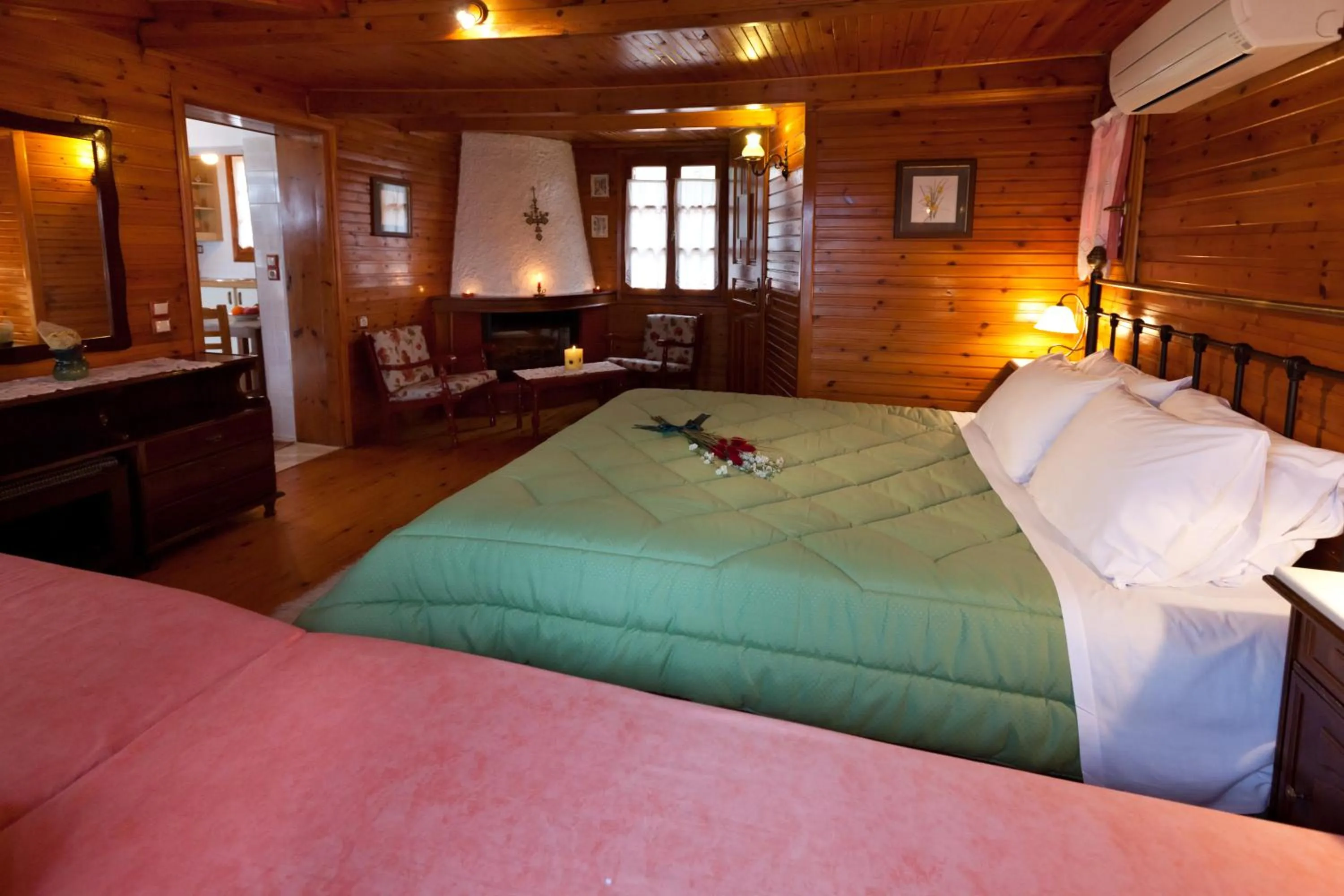 Photo of the whole room, Bed in Pension Eleni
