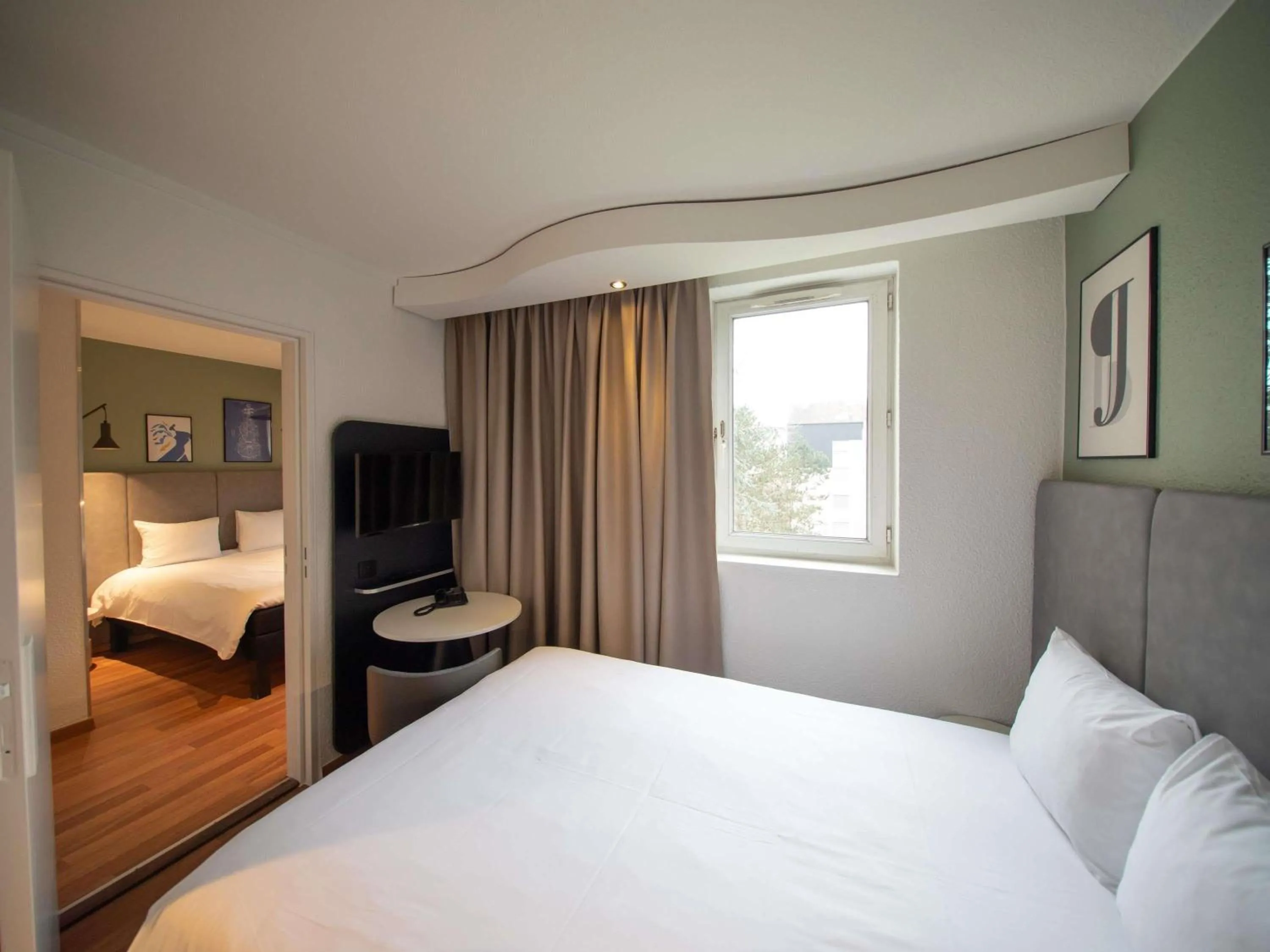 Bedroom, Bed in ibis Nogent Sur Marne RÉNOVÉ EN 2025