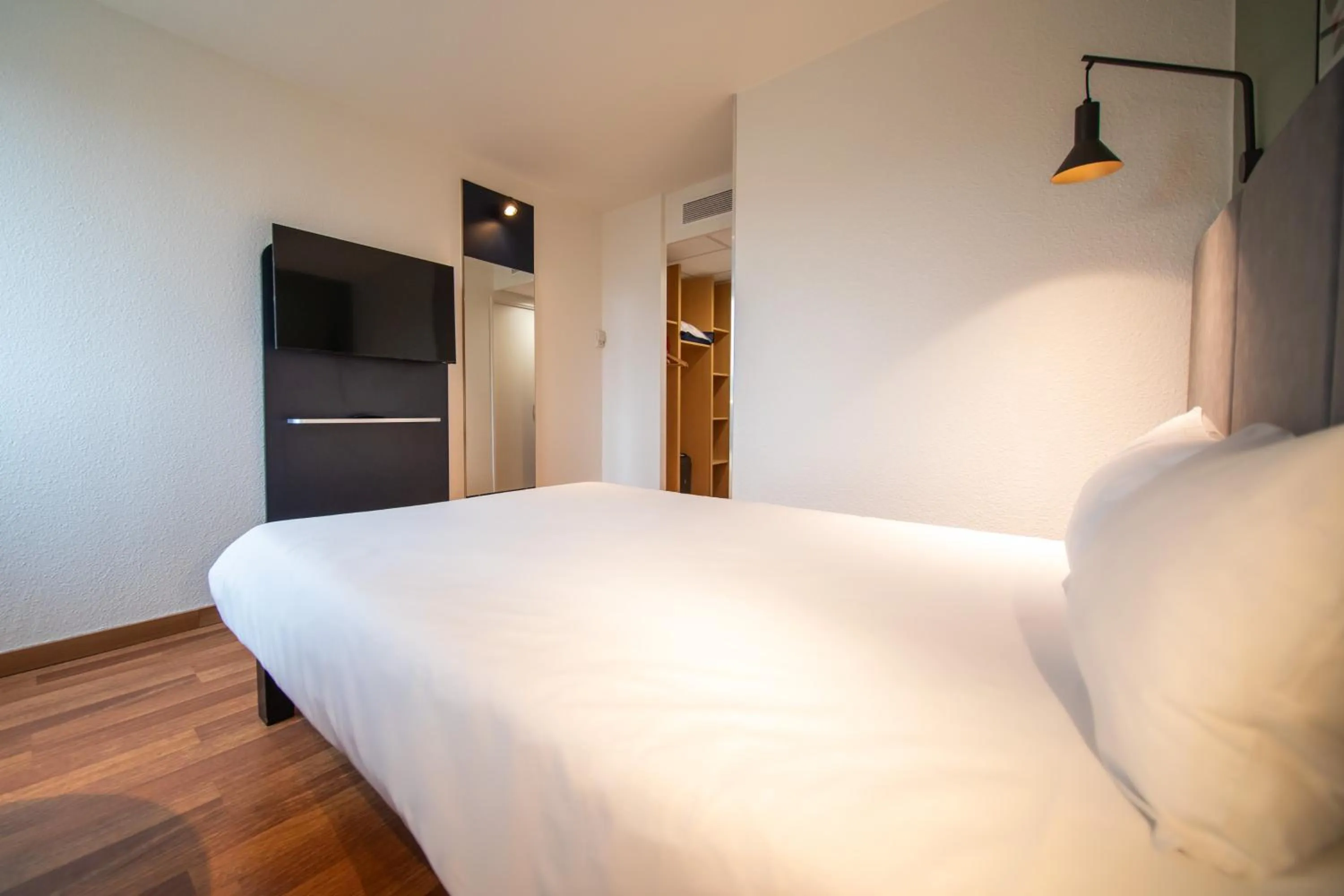 Bed in ibis Nogent Sur Marne RÉNOVÉ EN 2025