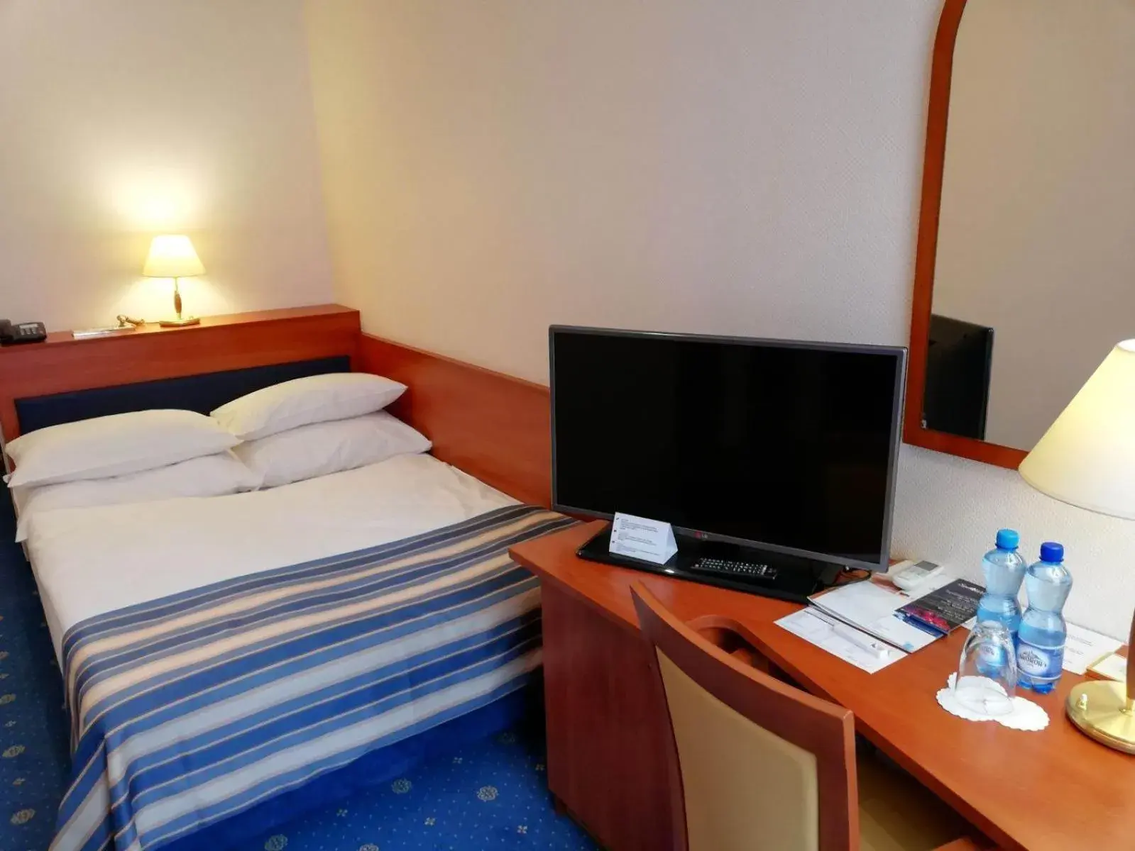 Double Room - single occupancy in SkyHotelGwarna Double Room - single occupancy in SkyHotelGwarna