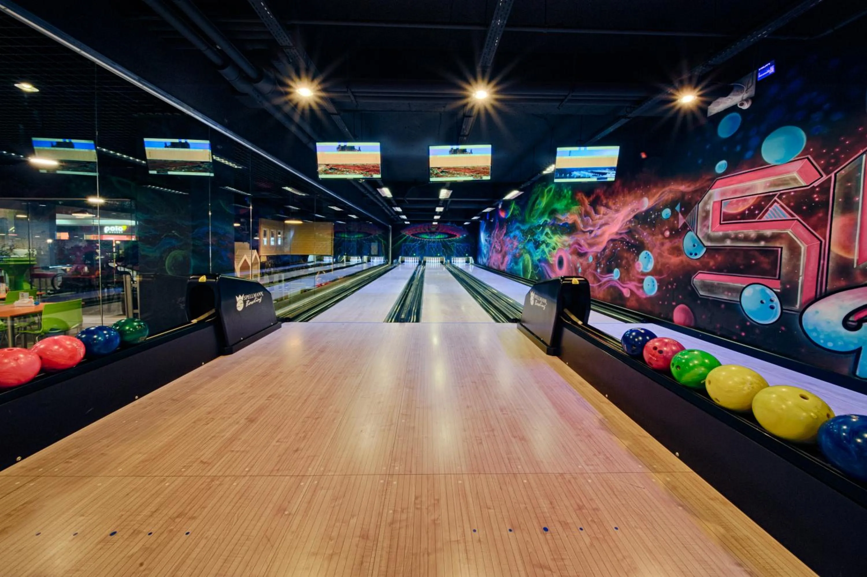 Bowling in SkyHotelGwarna