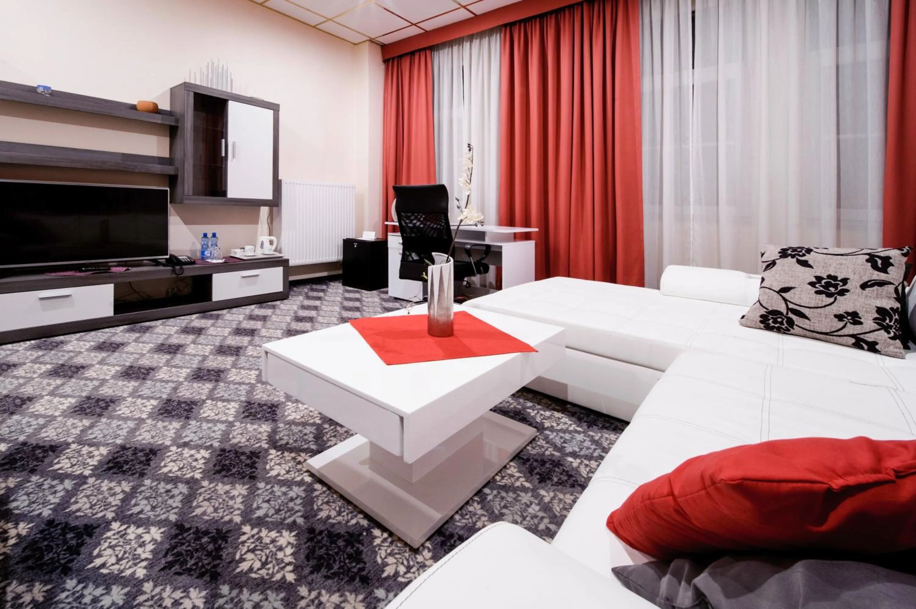 Photo of the whole room, Bed in SkyHotelGwarna