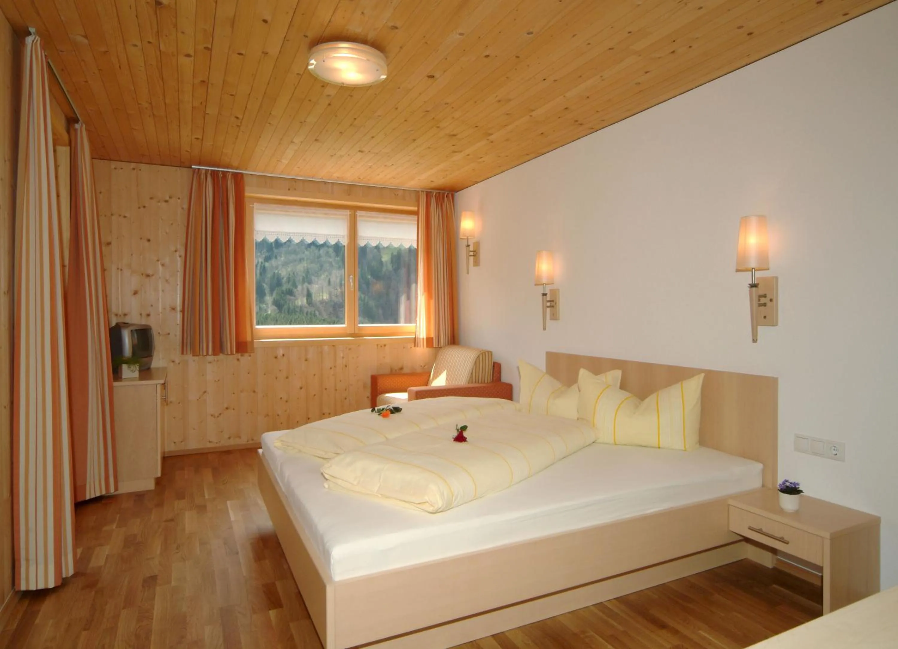 Photo of the whole room, Bed in Panoramahof Eggele