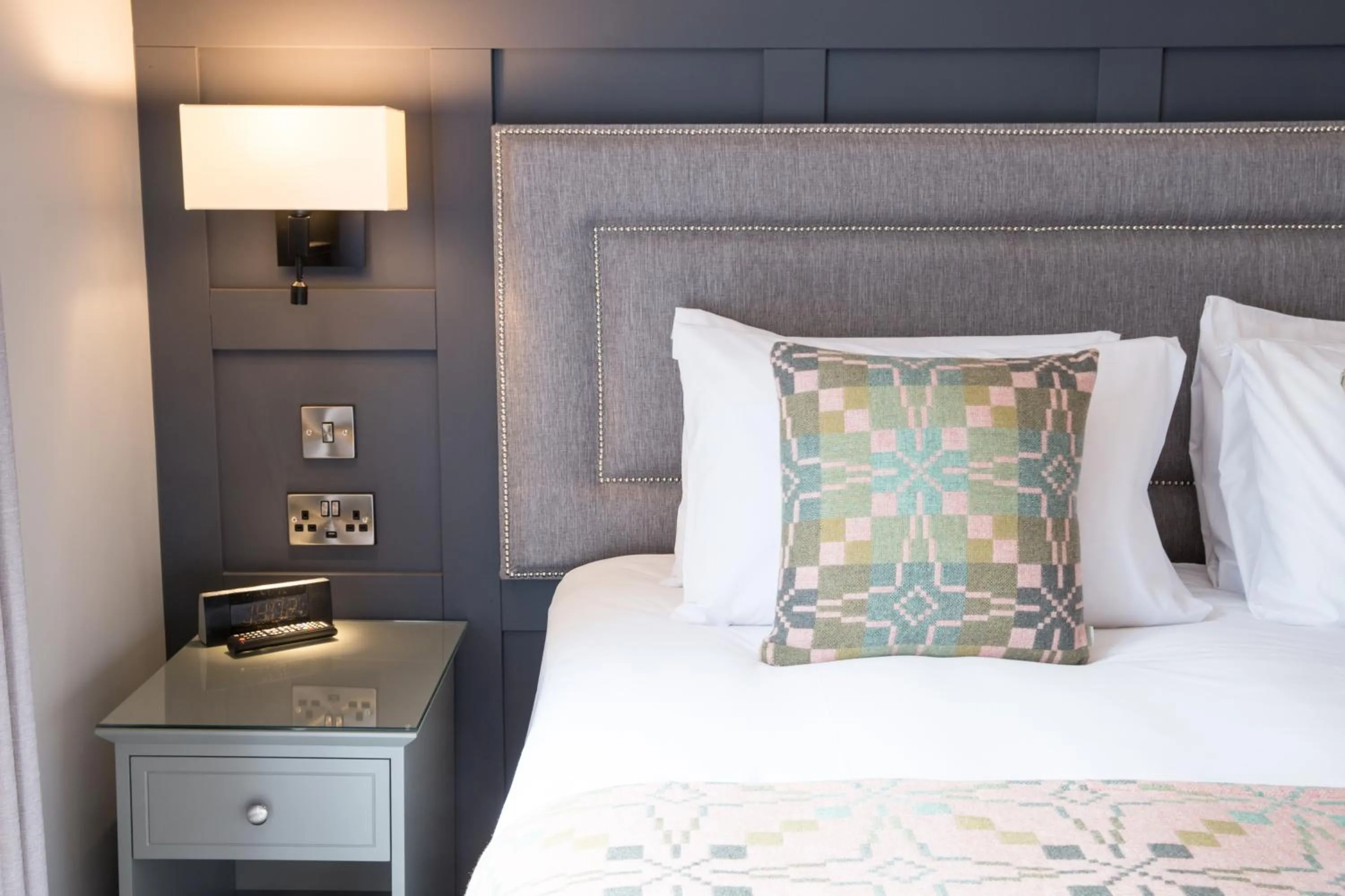 Bedroom, Bed in Llechwen Hall