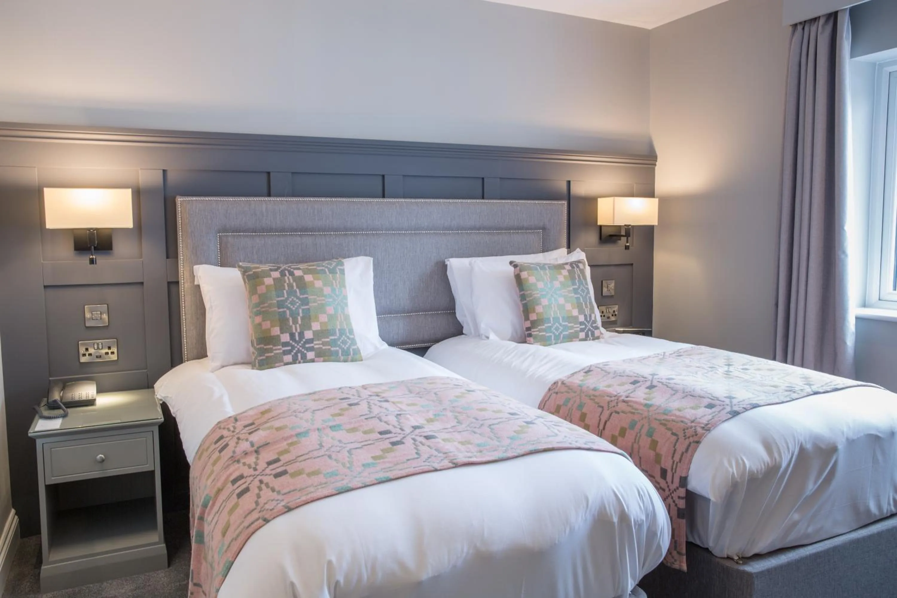 Bedroom, Bed in Llechwen Hall