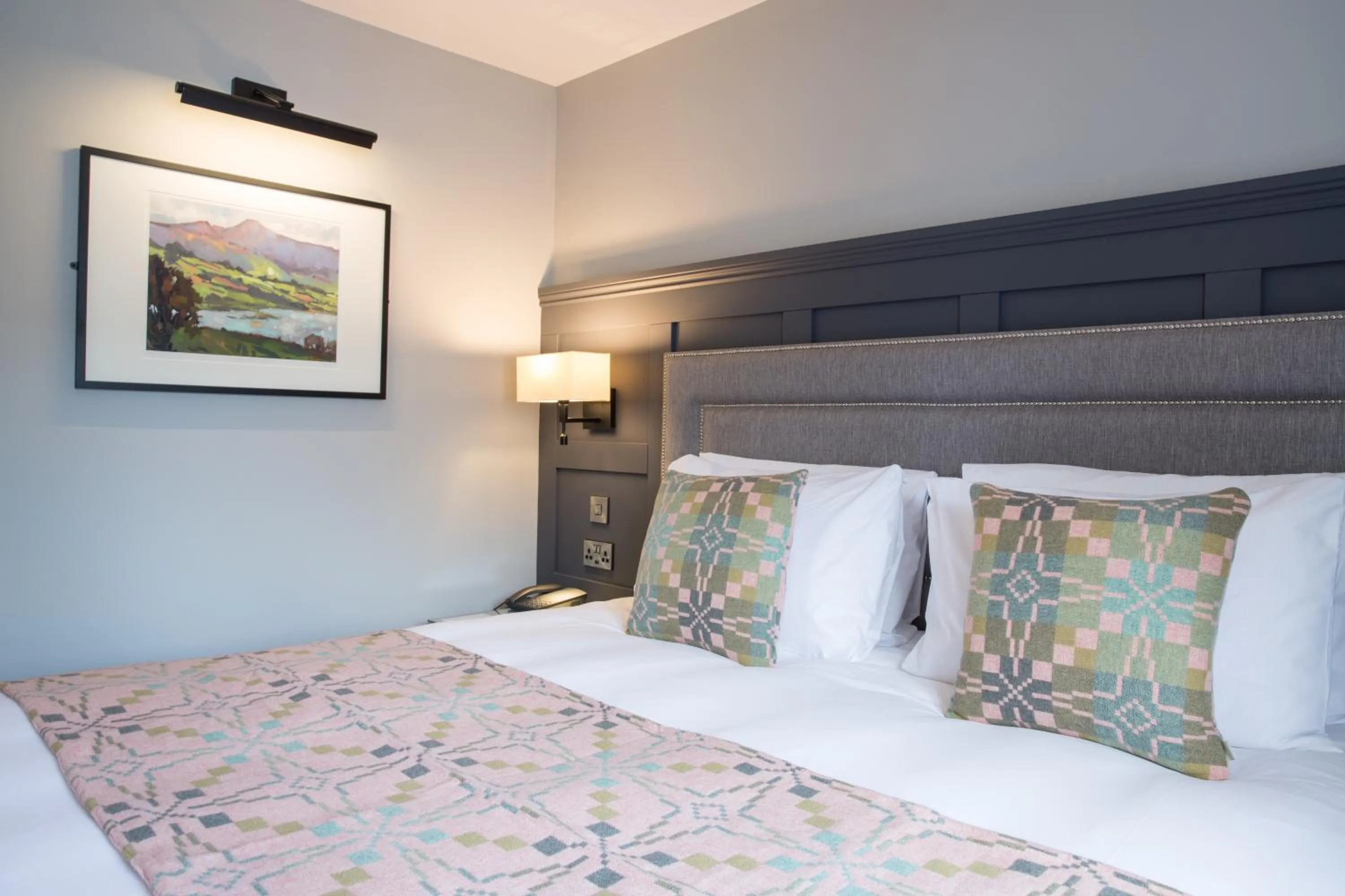 Bedroom, Bed in Llechwen Hall