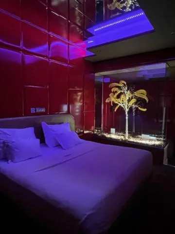 Bed in V Hotel