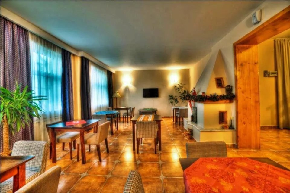 Restaurant/places to eat in Apart Hotel Vlad Tepes