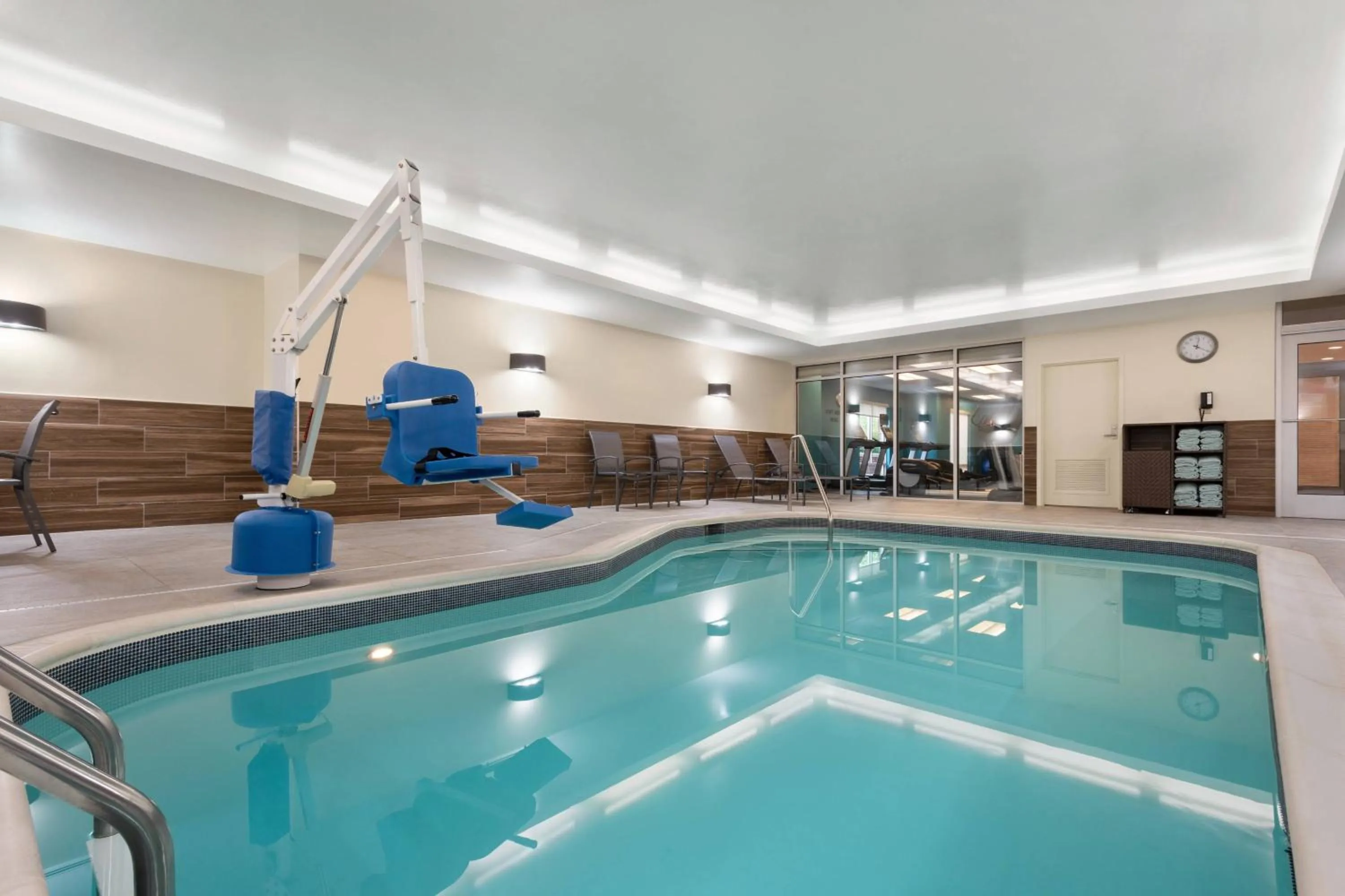 Swimming pool in Fairfield Inn & Suites by Marriott Charlottesville Downtown/University Area