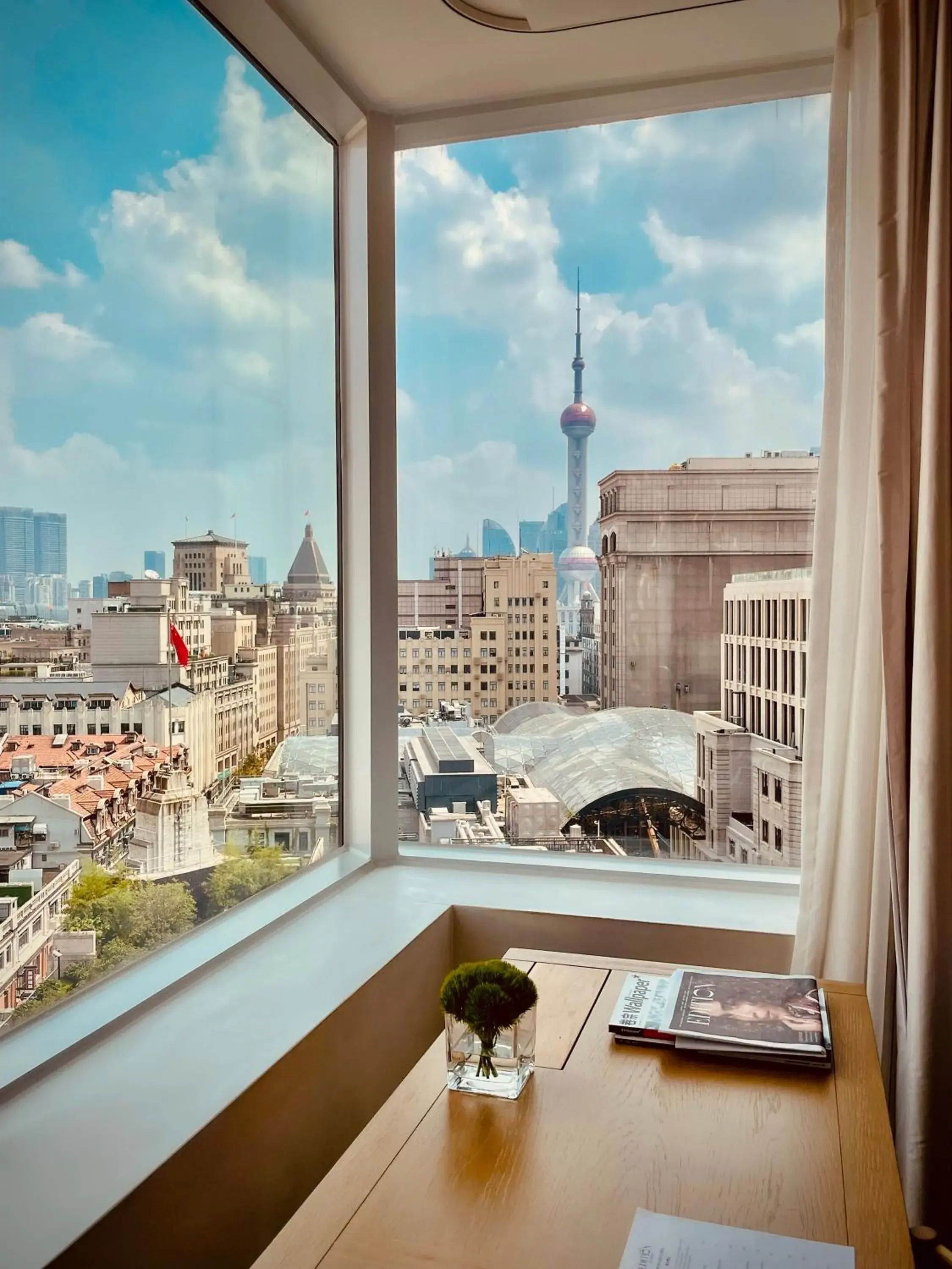 Premium Bund View Room in The Shanghai EDITION Premium Bund View Room in The Shanghai EDITION