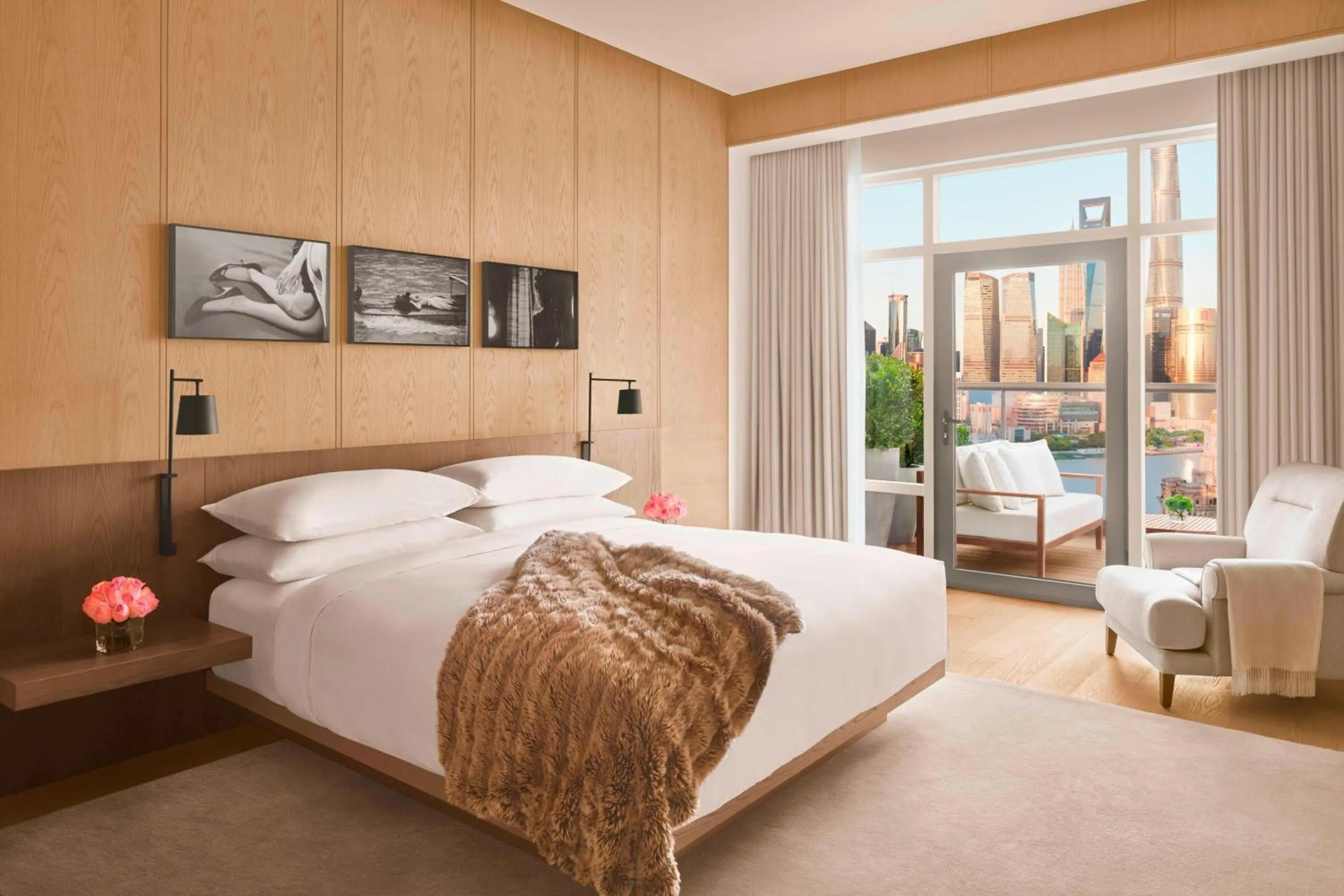 Photo of the whole room, Bed in The Shanghai EDITION