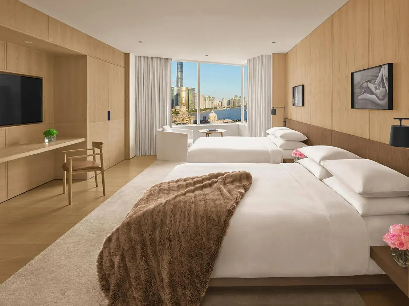 Pearl Tower View Queen Beds Room in The Shanghai EDITION Pearl Tower View Queen Beds Room in The Shanghai EDITION