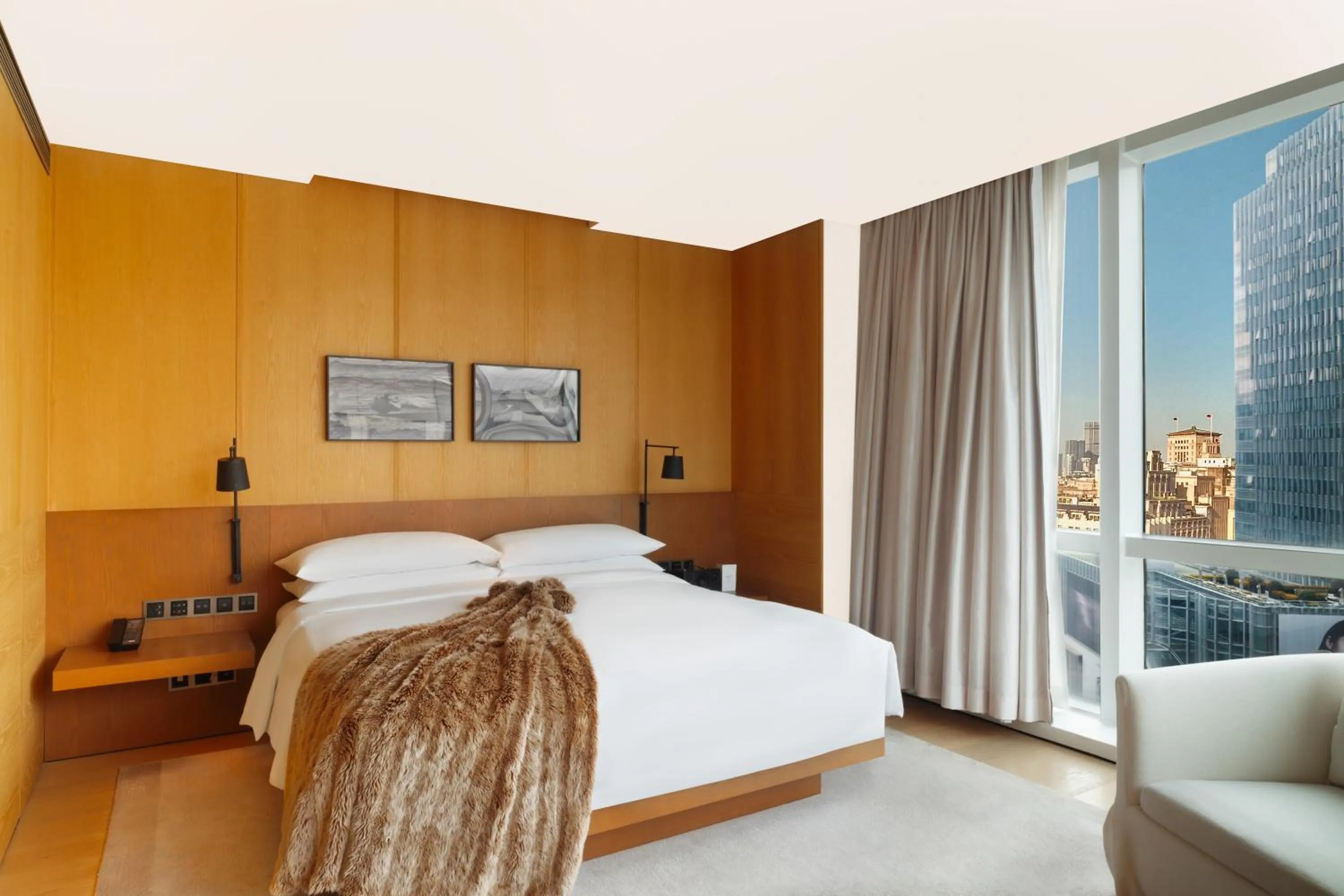 Photo of the whole room, Bed in The Shanghai EDITION