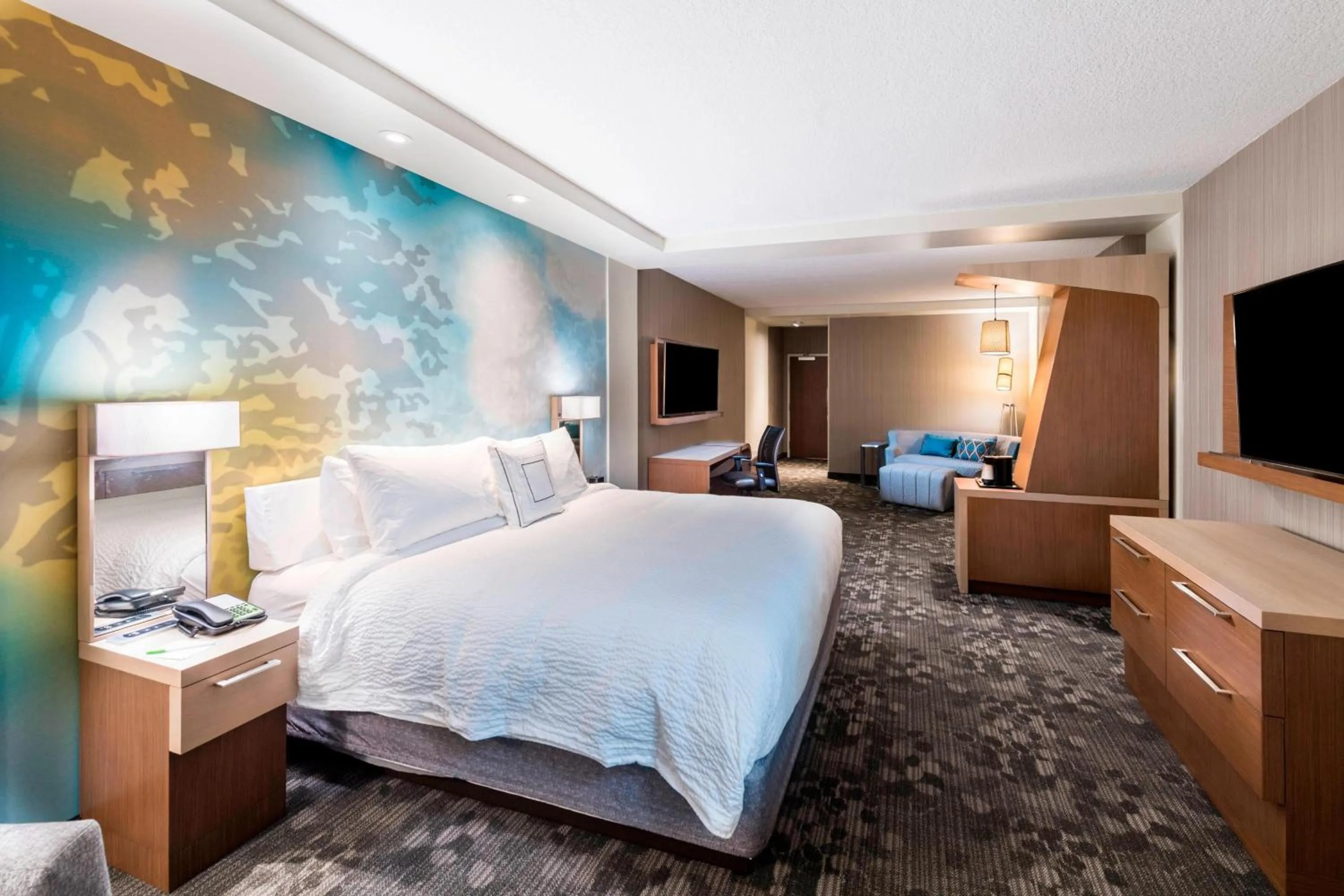 Photo of the whole room, Bed in Courtyard by Marriott Tampa Northwest/Veterans Expressway