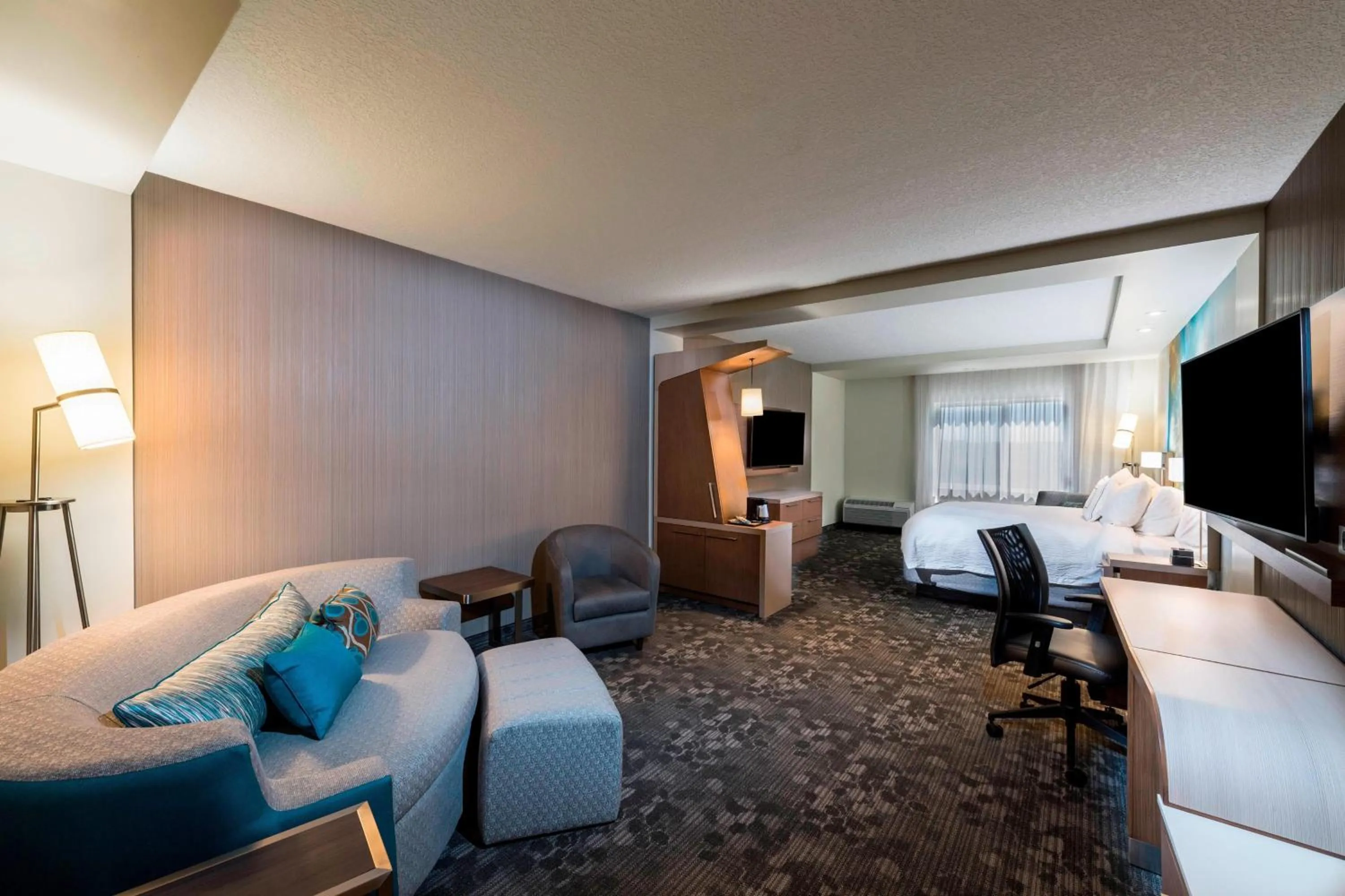 Photo of the whole room in Courtyard by Marriott Tampa Northwest/Veterans Expressway