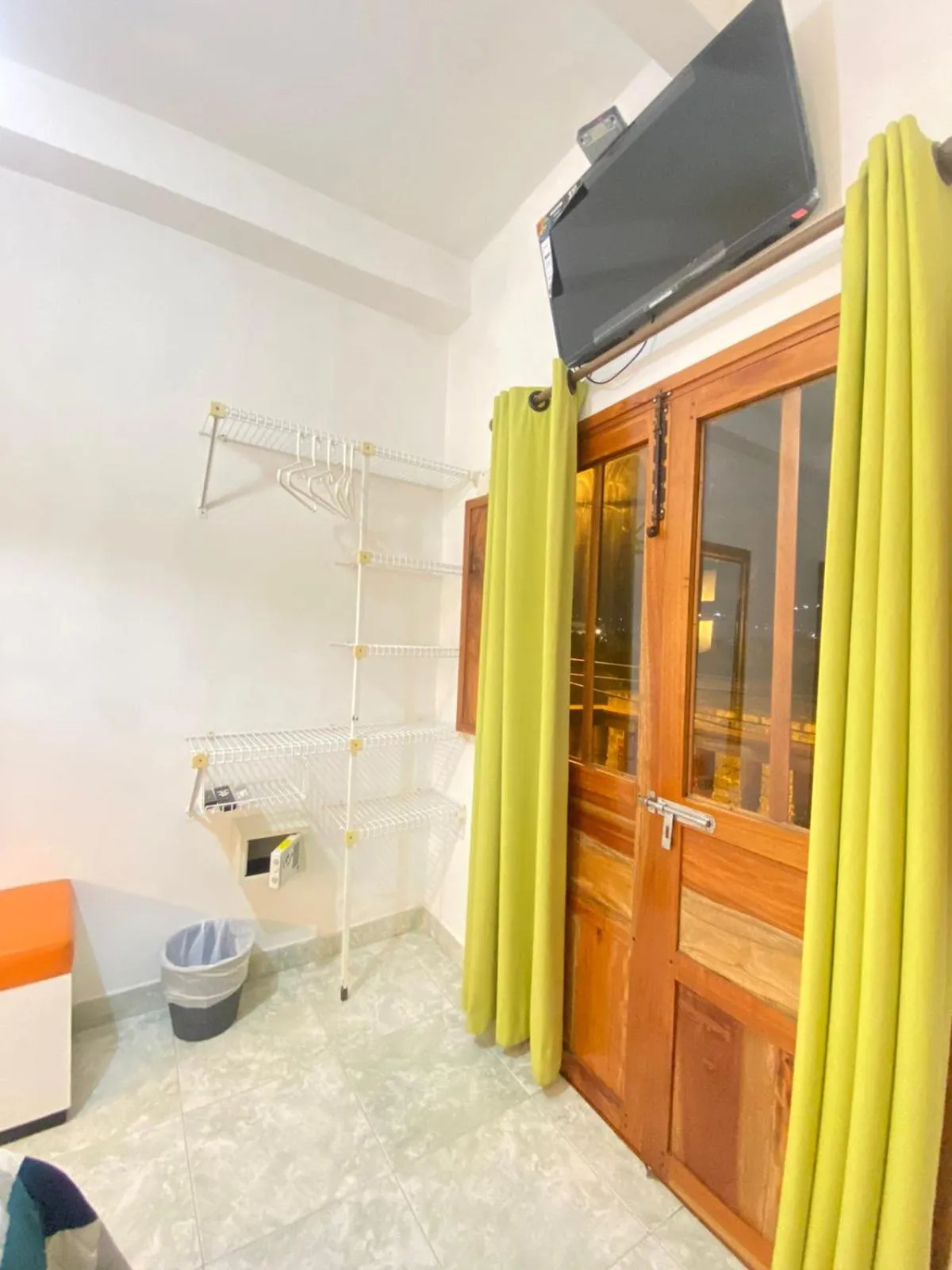 TV and multimedia in Patio de Getsemani