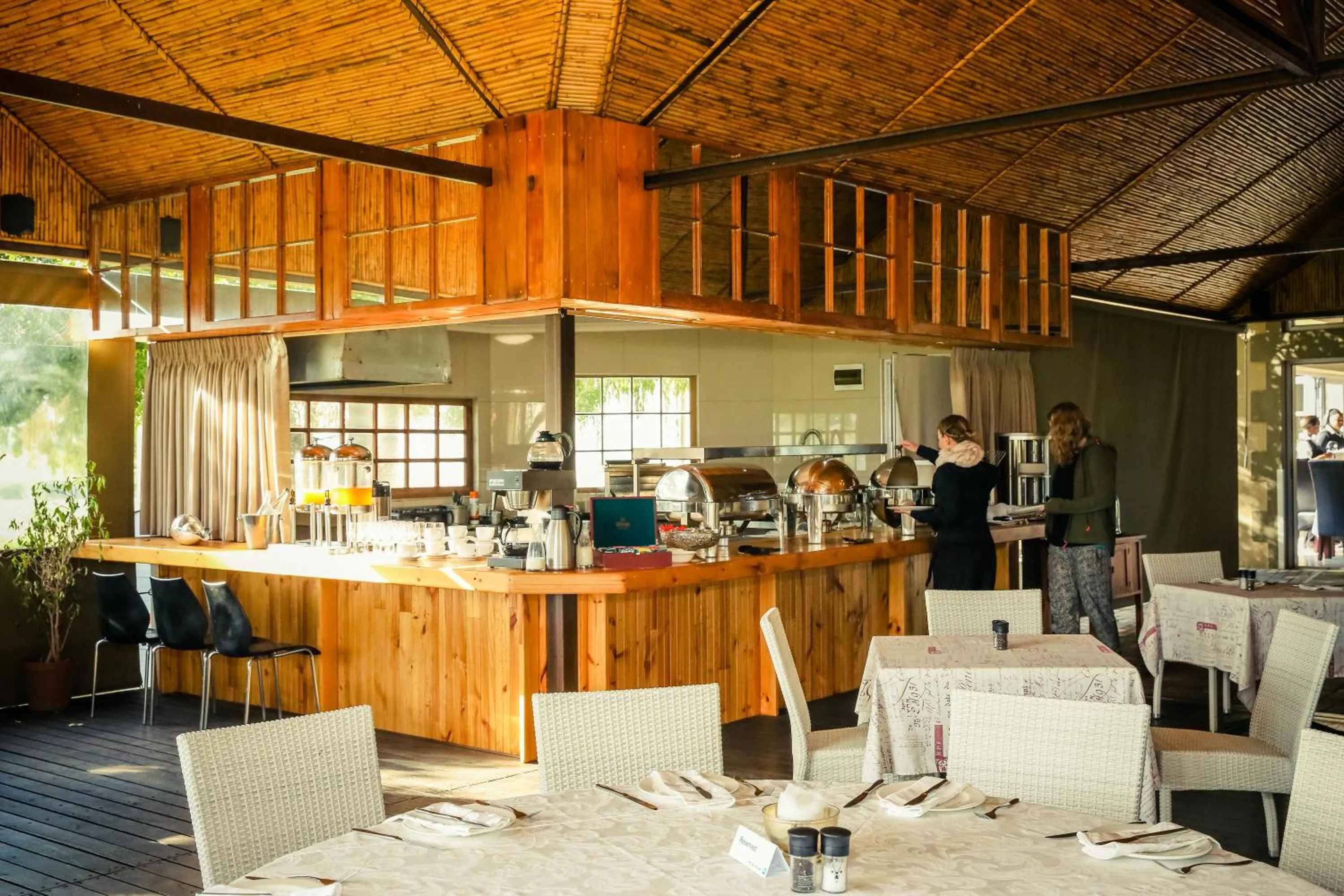 Restaurant/places to eat in Surval Boutique Olive Estate