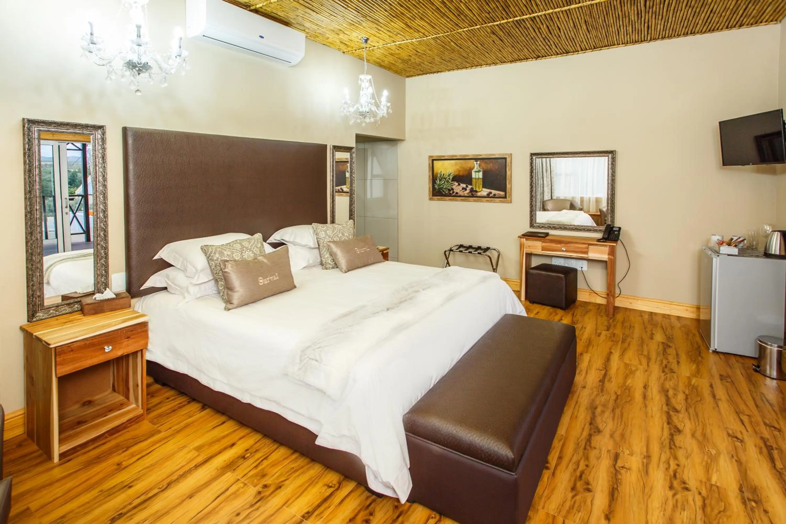 Mountain view, Bed in Surval Boutique Olive Estate