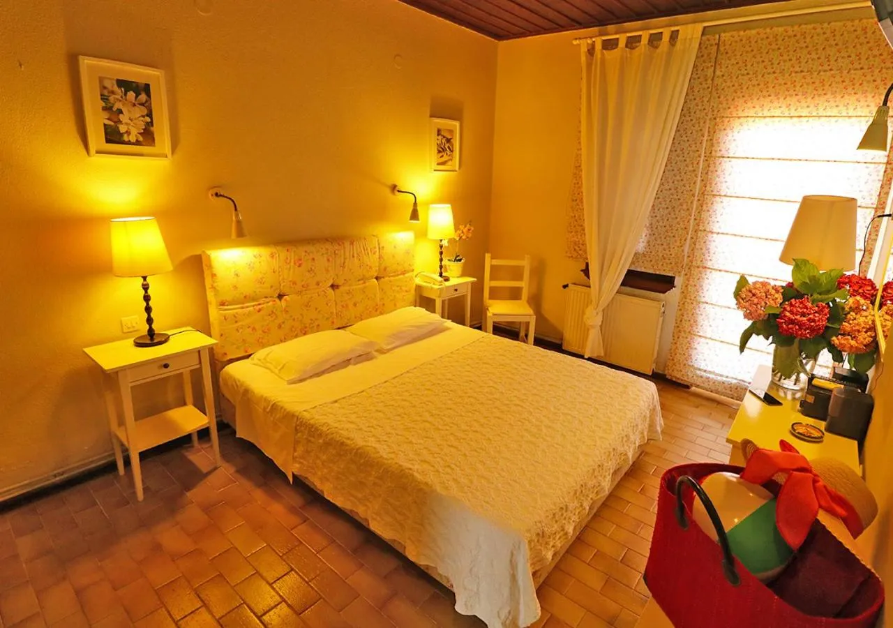 Bed in Boutique Hotel Kentrikon & Bungalows