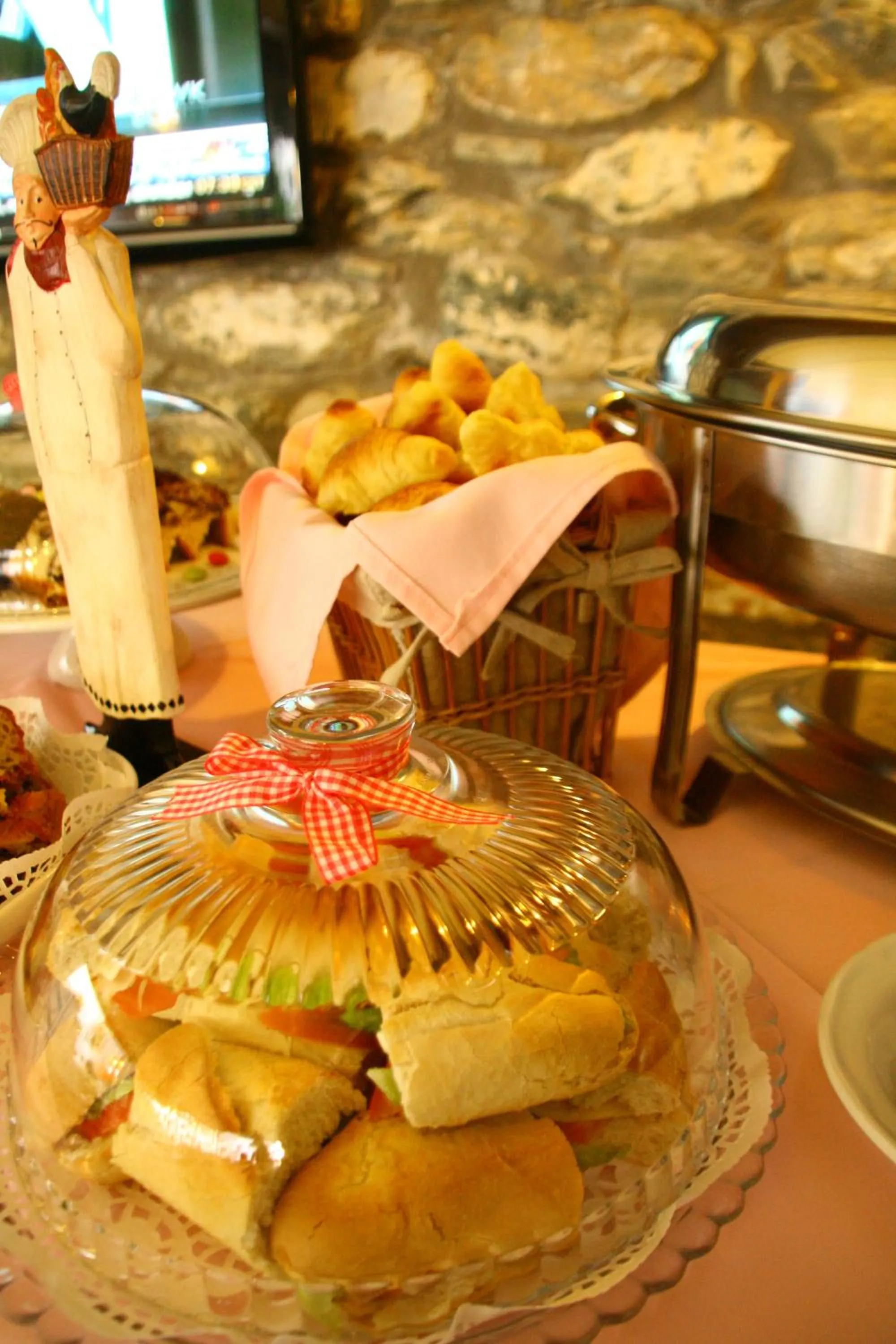 Food in Boutique Hotel Kentrikon & Bungalows