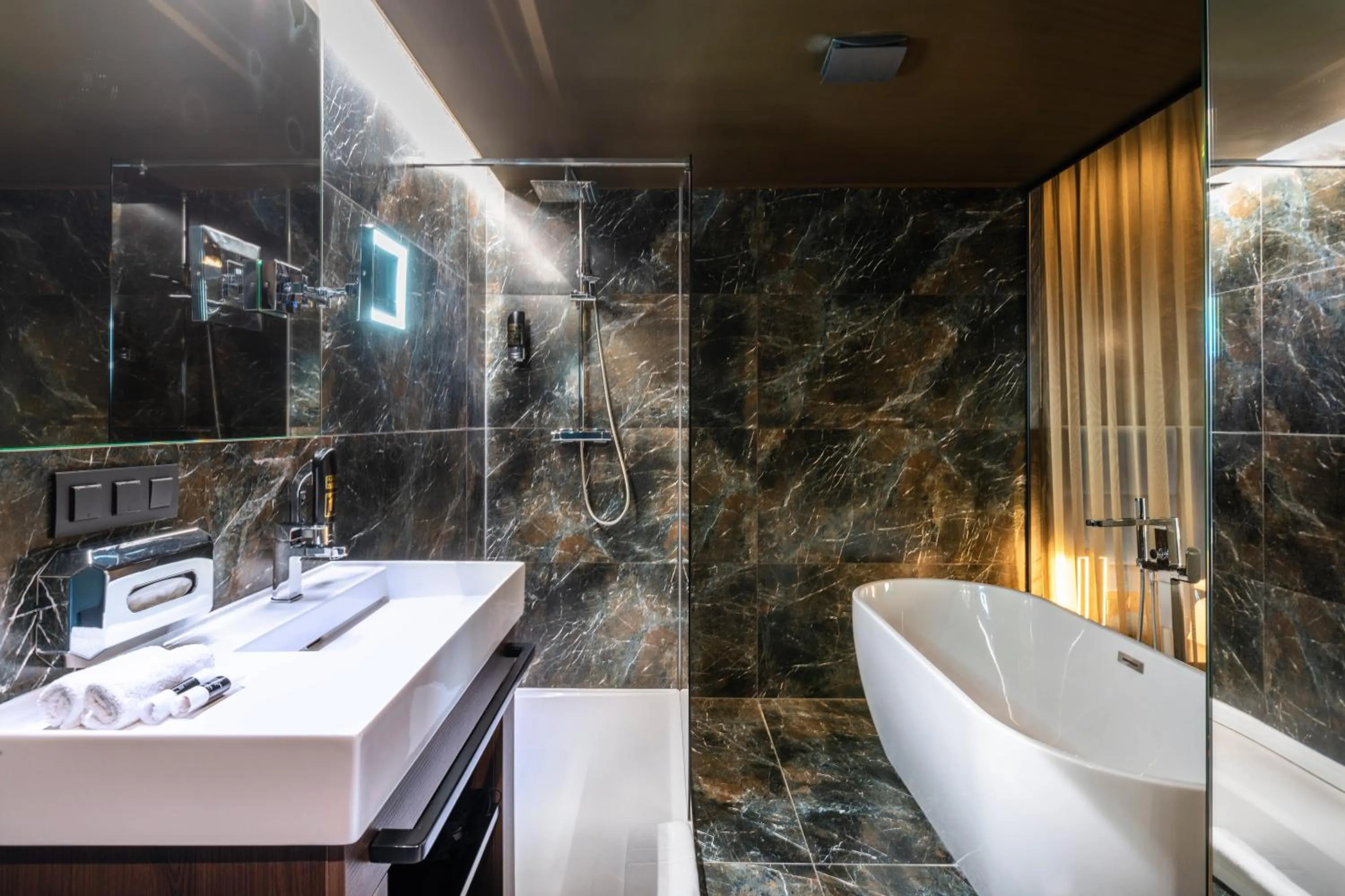 Bathroom in BOUTIQUE HOTEL11 with rooftop SPA