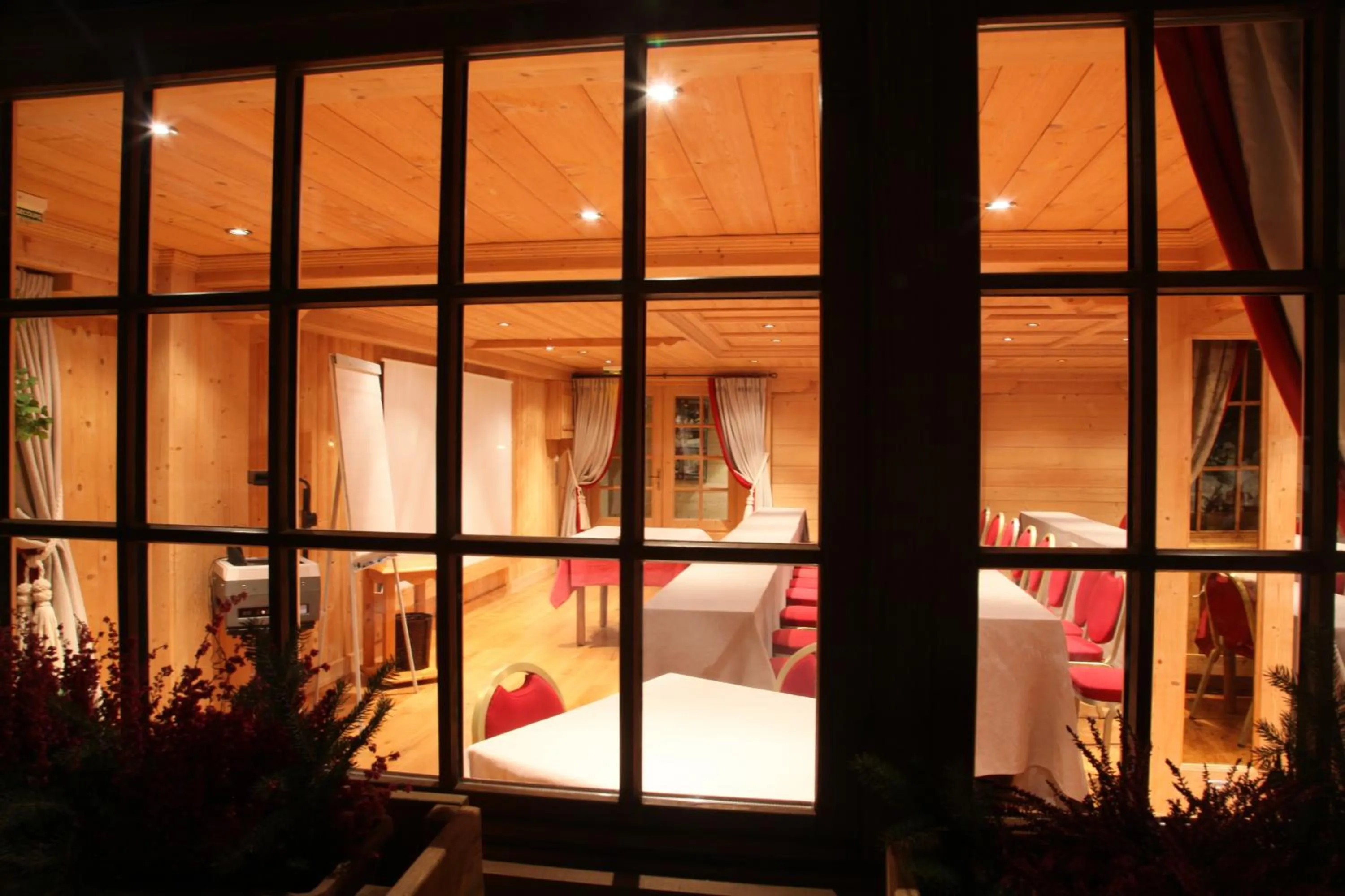 Business facilities, Bed in Aux Ducs de Savoie