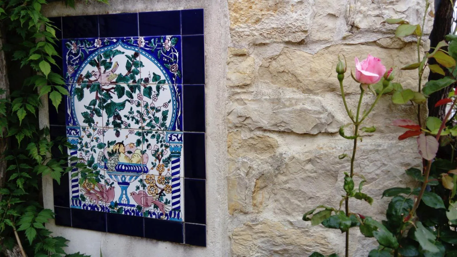 Garden view in Le Clos des Treilles