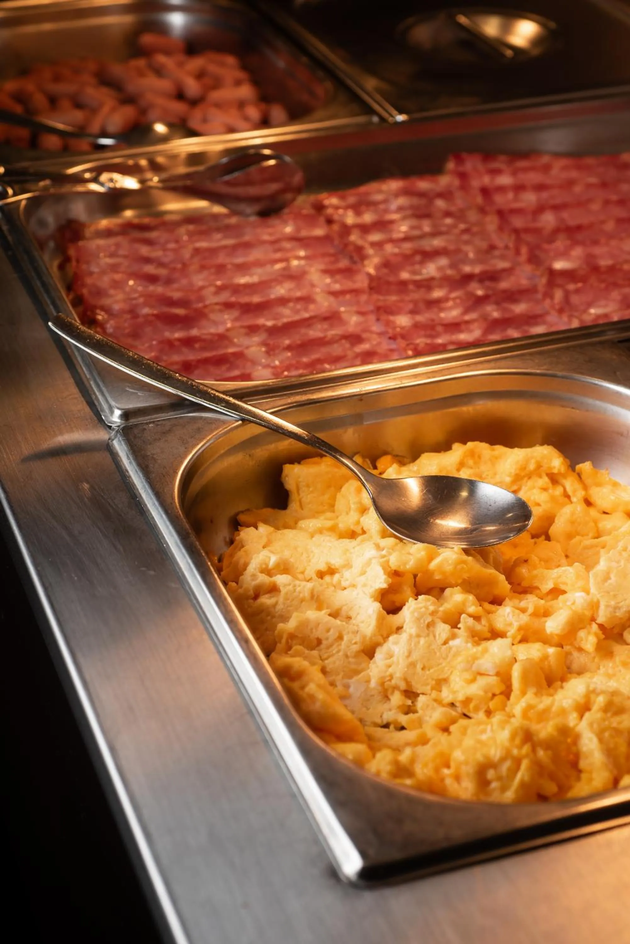 Breakfast in Essence Inn Marianos Hotel