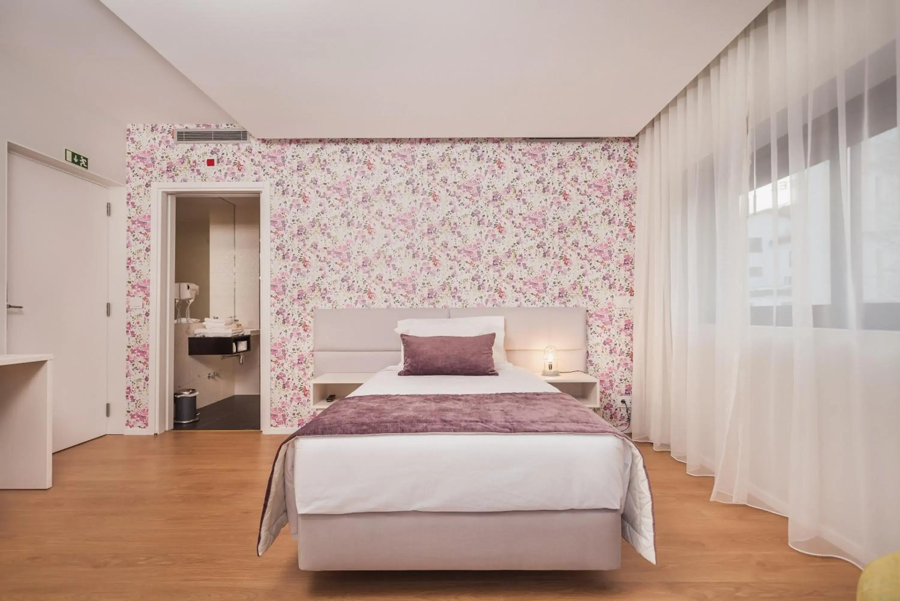 Single Room in Essence Inn Marianos Hotel Single Room in Essence Inn Marianos Hotel