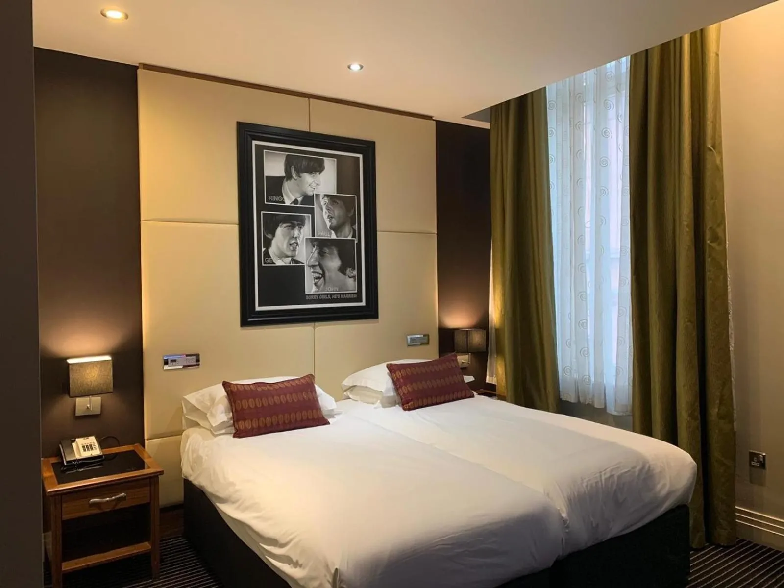 Bedroom, Bed in Hard Days Night Hotel