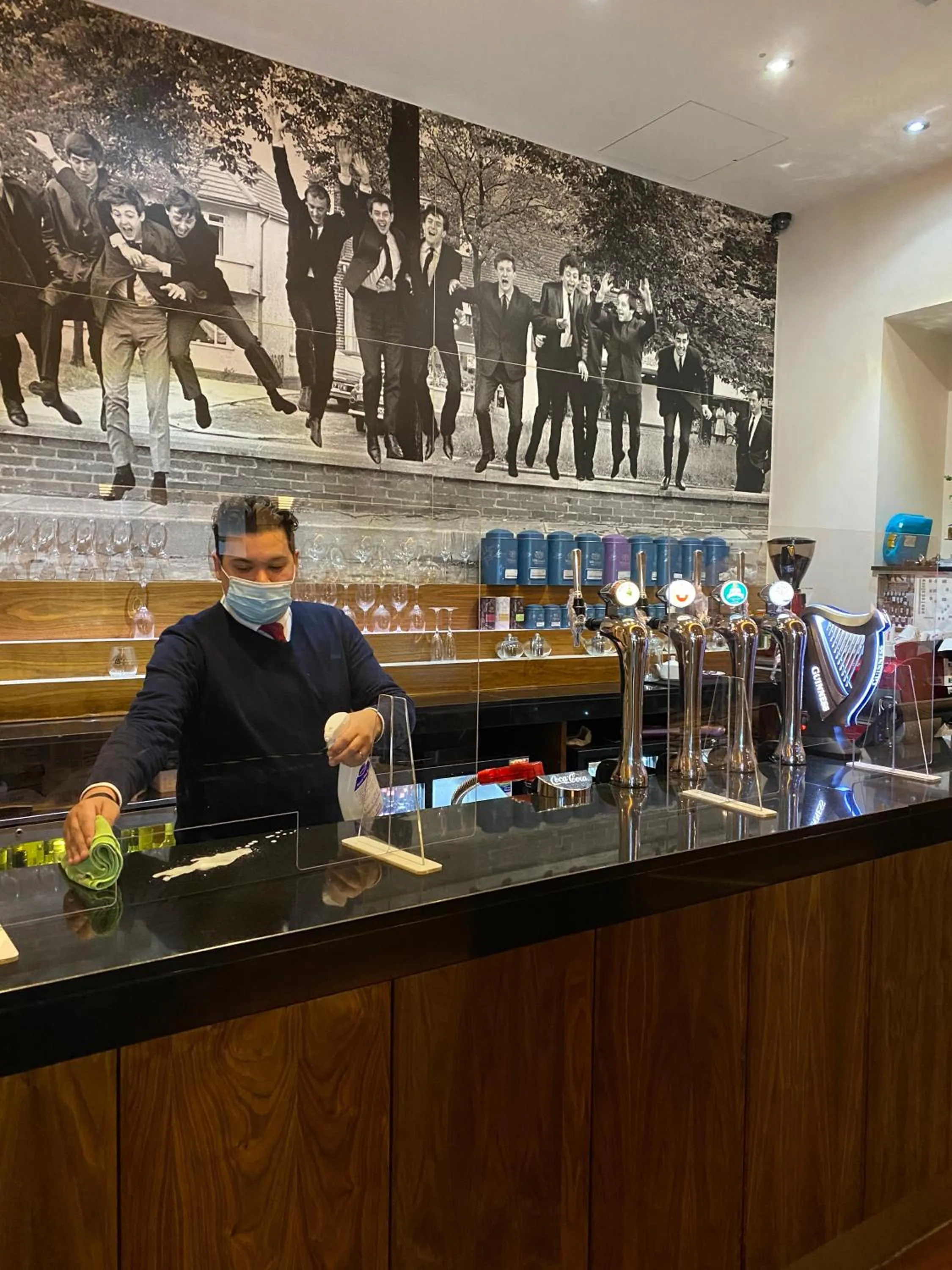 Lounge or bar in Hard Days Night Hotel