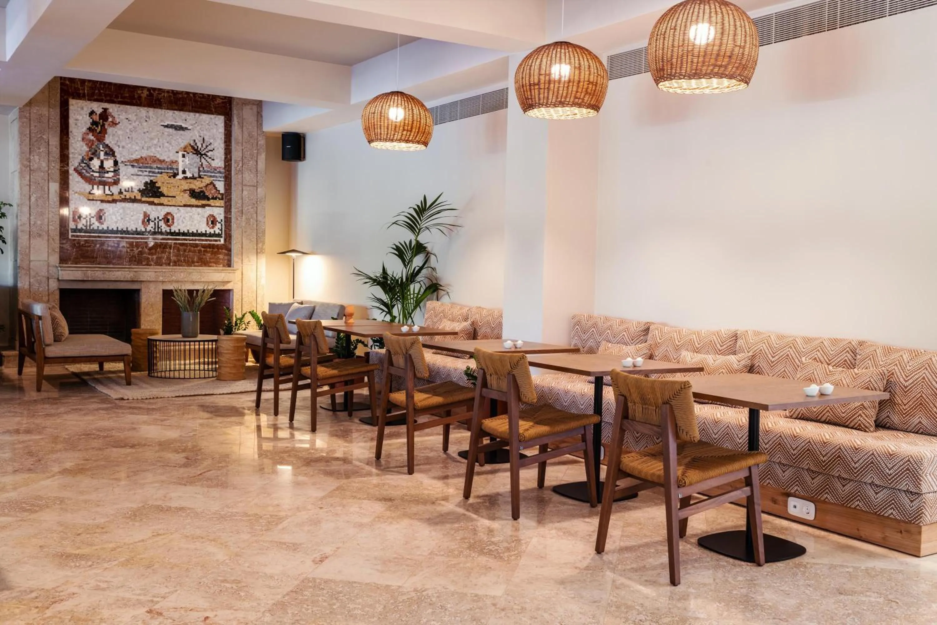 Restaurant/places to eat in Brown Beach Chalkida Resort, a member of Brown Hotels